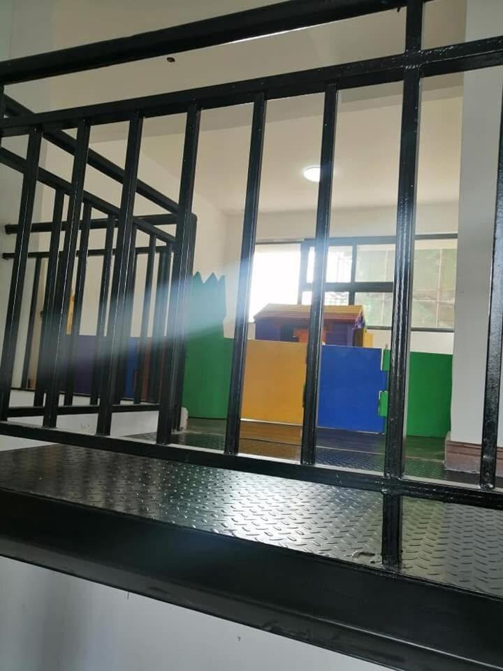 Apartment Cozy 3 Bedroom Apt, Indoor Heated Swimming Pool, Gym, Ample Parking, Children Play Area, Relaxing Garden, Amazing Views, In Kilimani Near Yaya Centre, China And Ngong Road