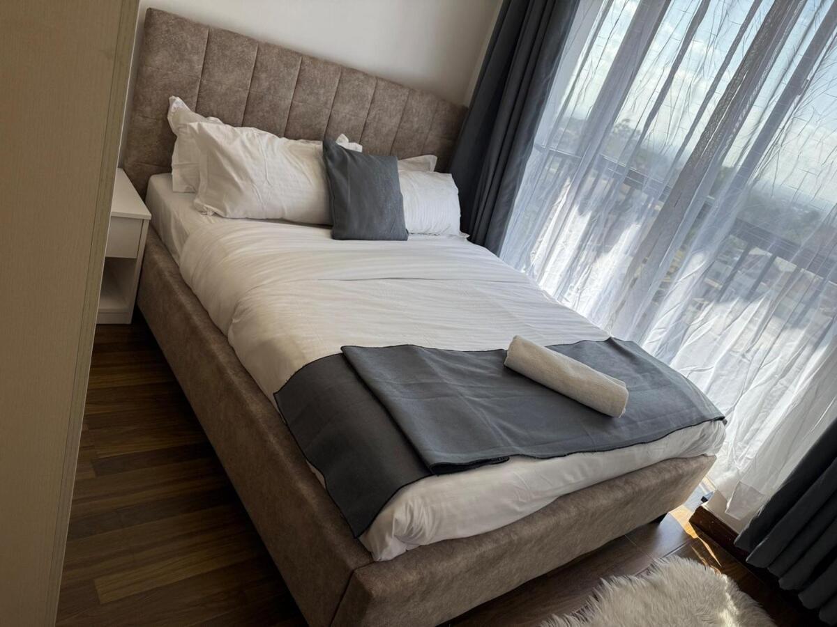 Cozy 3 Bedroom Apt, Indoor Heated Swimming Pool, Gym, Ample Parking, Children Play Area, Relaxing Garden, Amazing Views, In Kilimani Near Yaya Centre, China And Ngong Road *