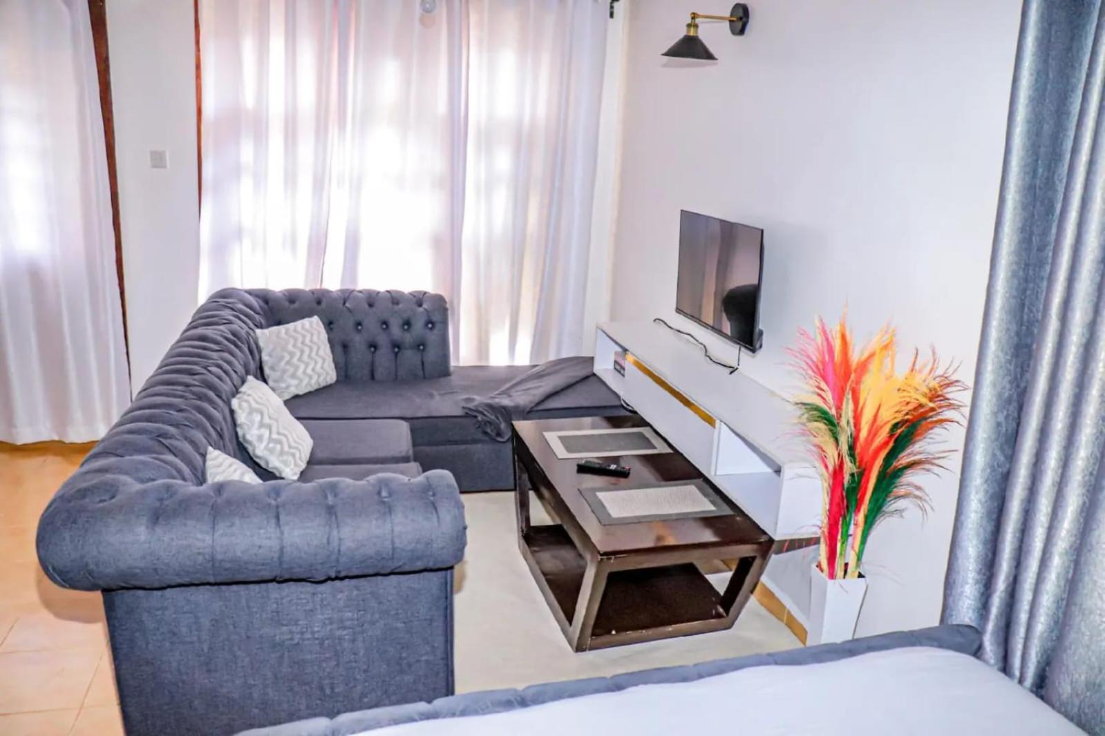 Cyrihomes * Nairobi