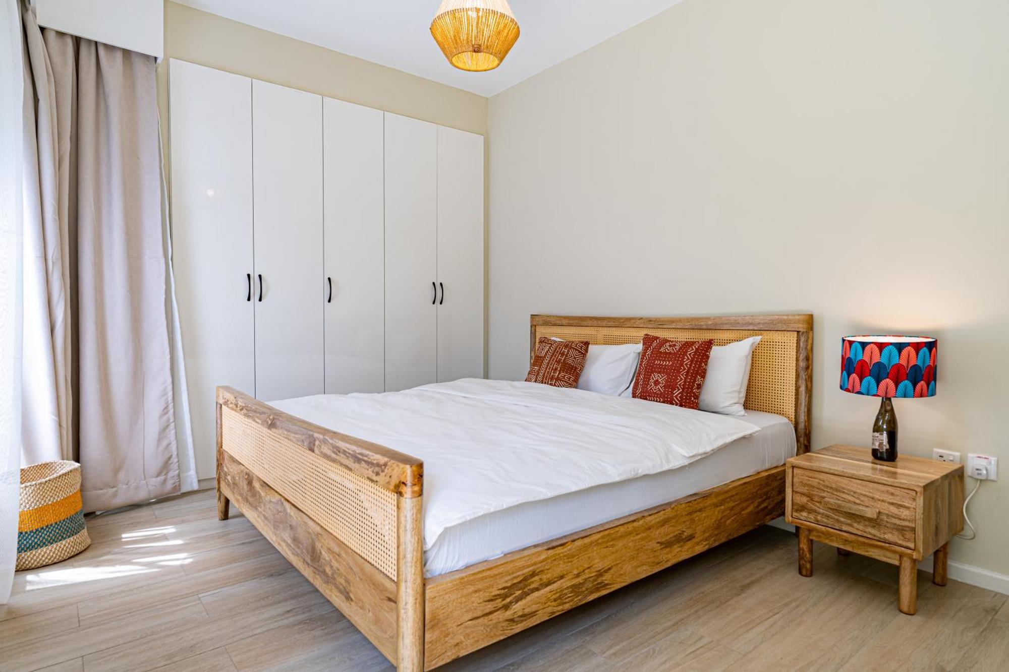 Riverside Square - 2-bedroom Swimming Pool - Gym Apartment *