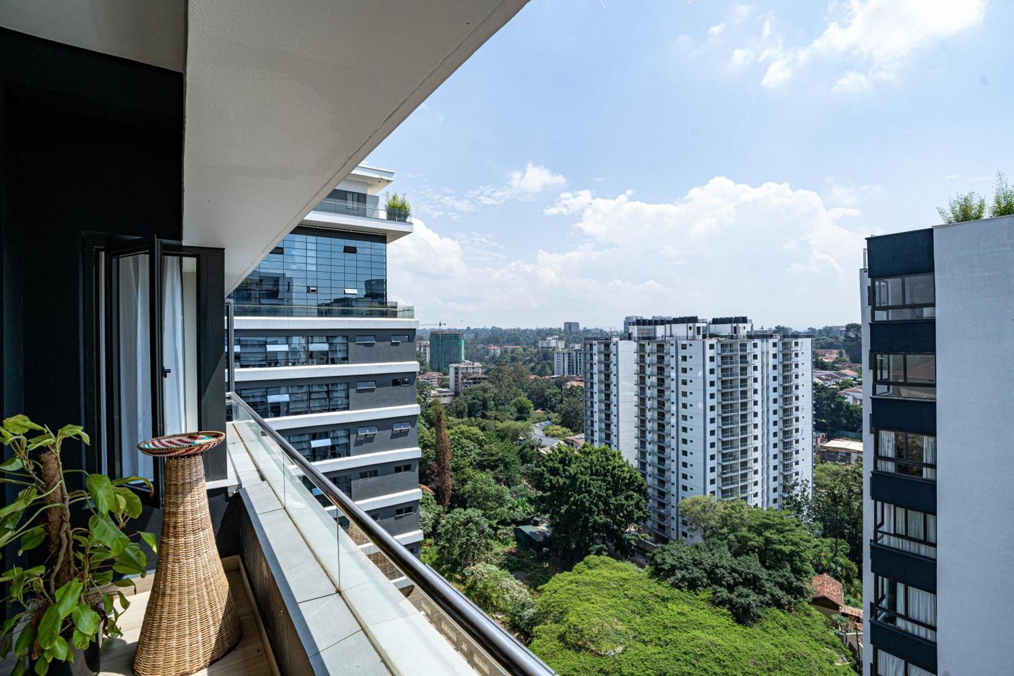 Apartment Riverside Square Two Bedroom Apartment, Swimming Pools, Gym, Workspace, Wonderiss Homes Westland Living
