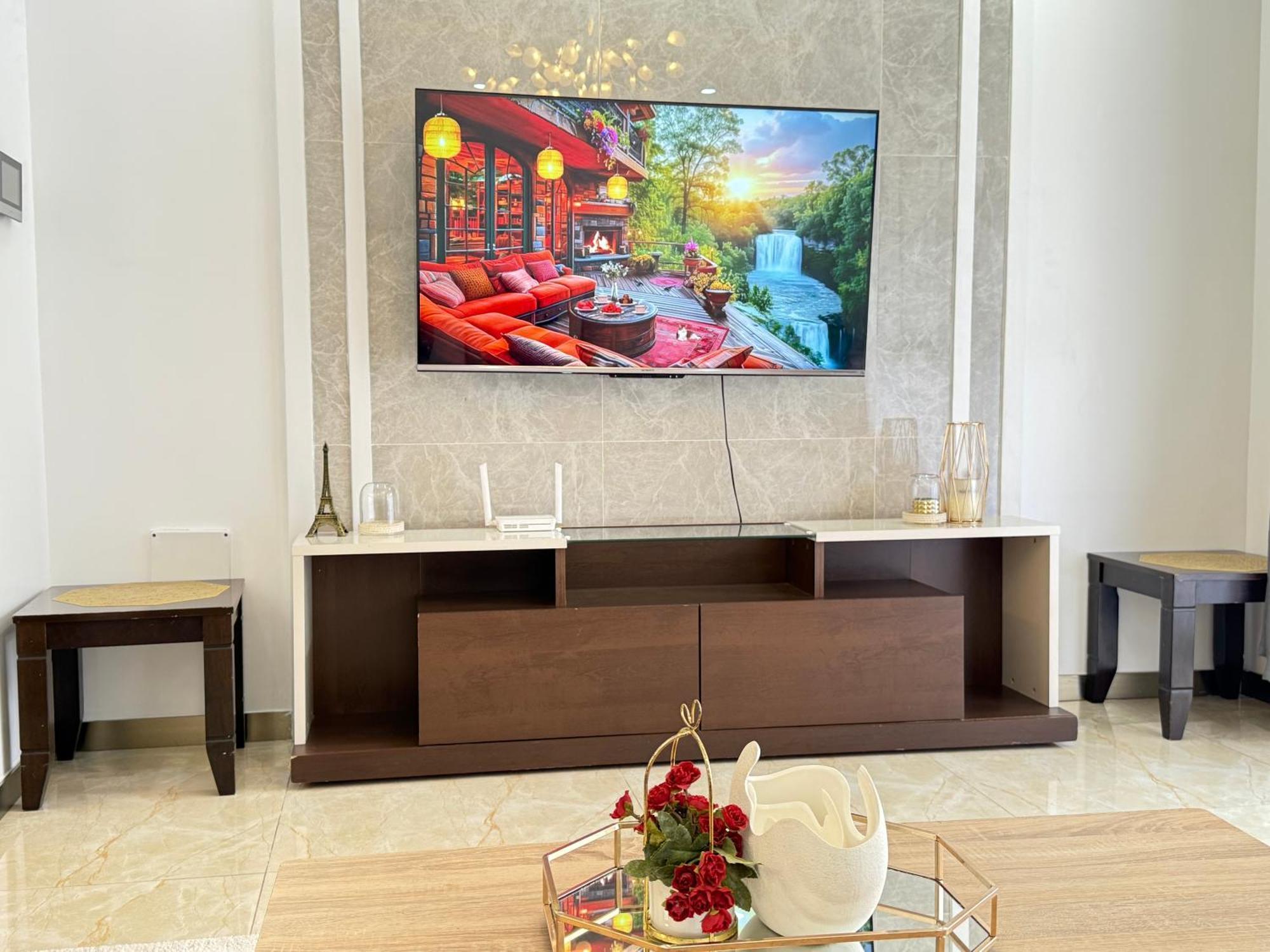 Cozy 3 Bedroom Apt, Indoor Heated Swimming Pool, Gym, Ample Parking, Children Play Area, Relaxing Garden, Amazing Views, In Kilimani Near Yaya Centre, China And Ngong Road Apartment