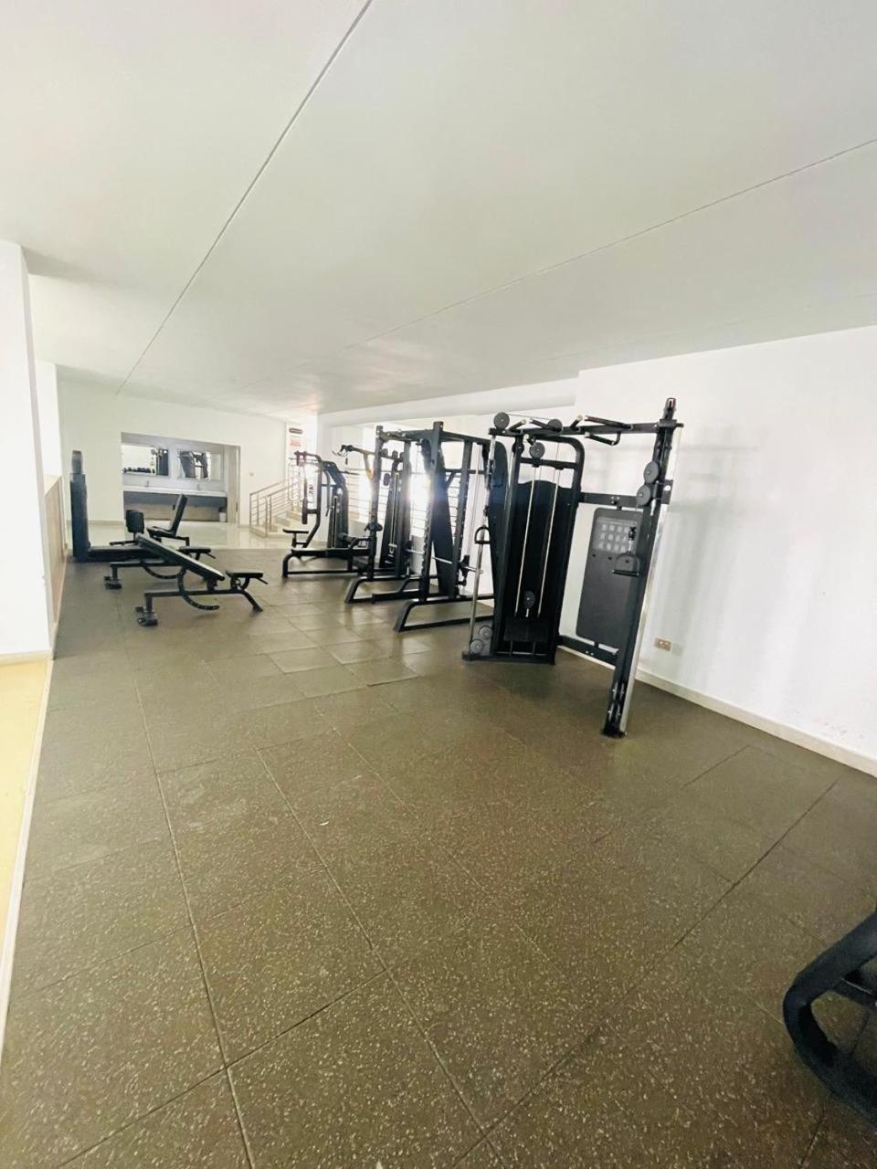 Apartment Executive Vibrant View Three Bedroom With Swimming Pool,mordern Equipped Gym Free Parking Space And, Child Play Area And Comforting Rooftop With Views *