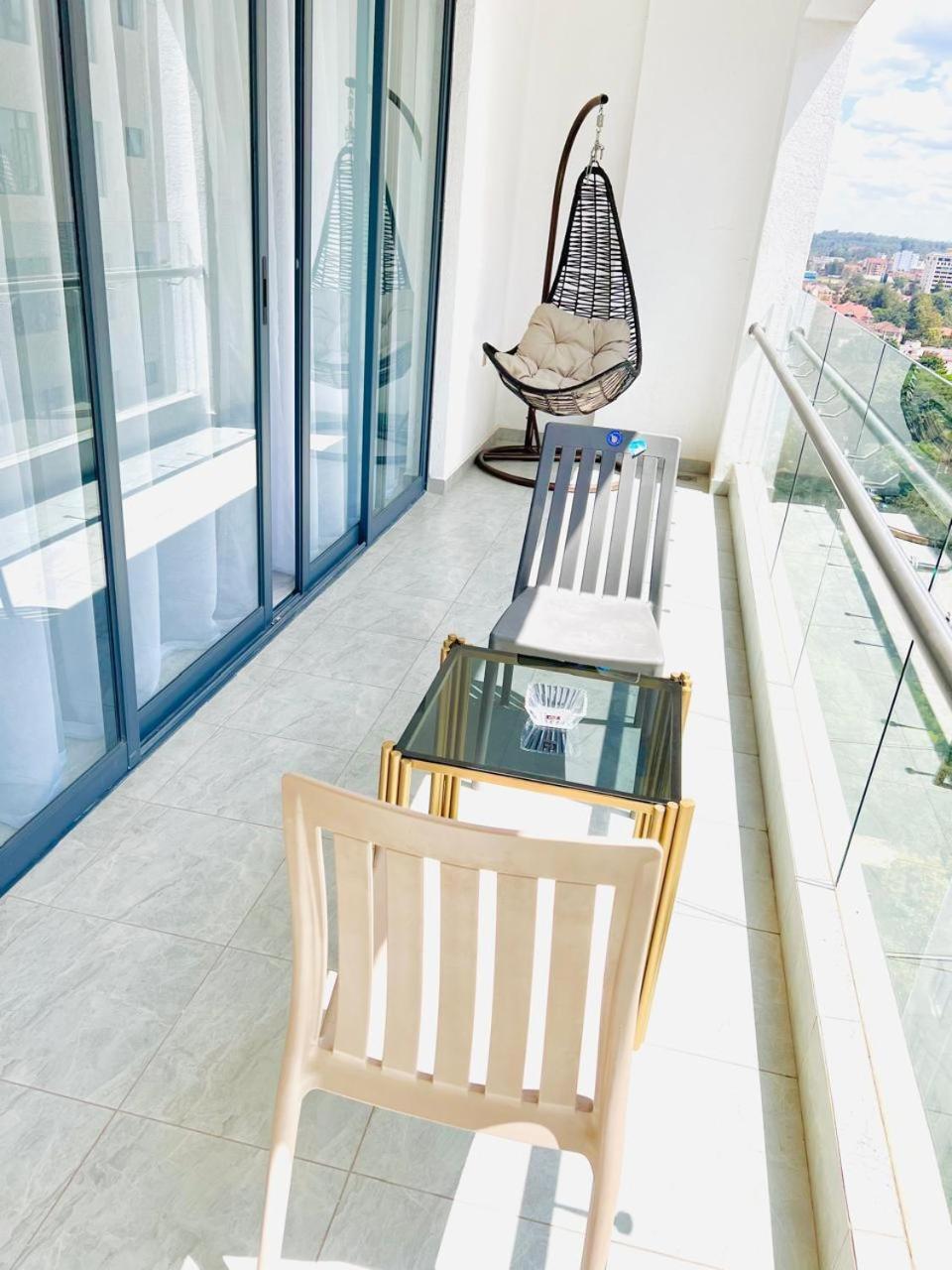 Apartment Executive Vibrant View Three Bedroom With Swimming Pool,mordern Equipped Gym Free Parking Space And, Child Play Area And Comforting Rooftop With Views *