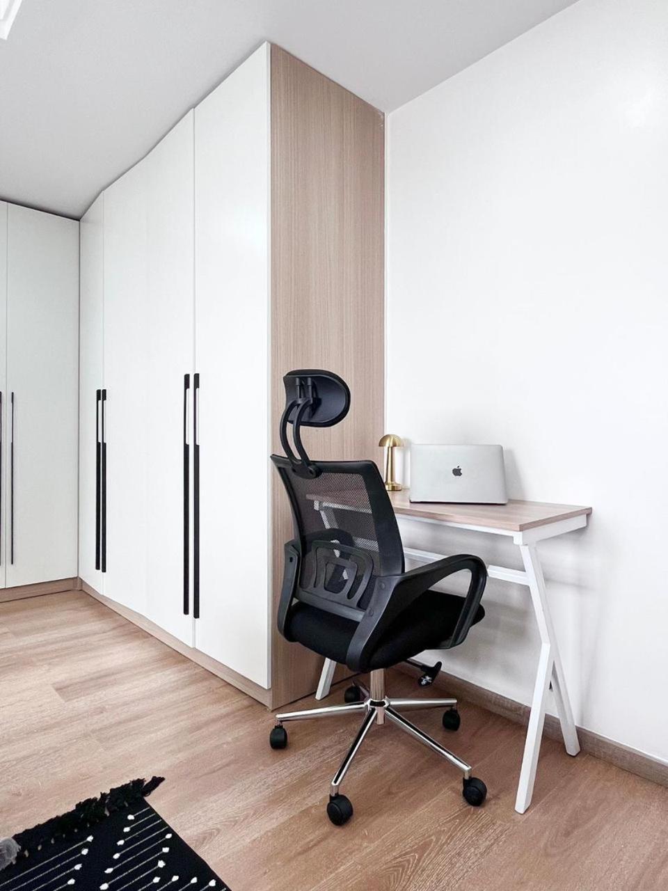 The Beautiful Executive Fully Furnished Three Bedroom Which Boasts Of Modern Luxurious Facilities With Breathtaking Amzing Views *