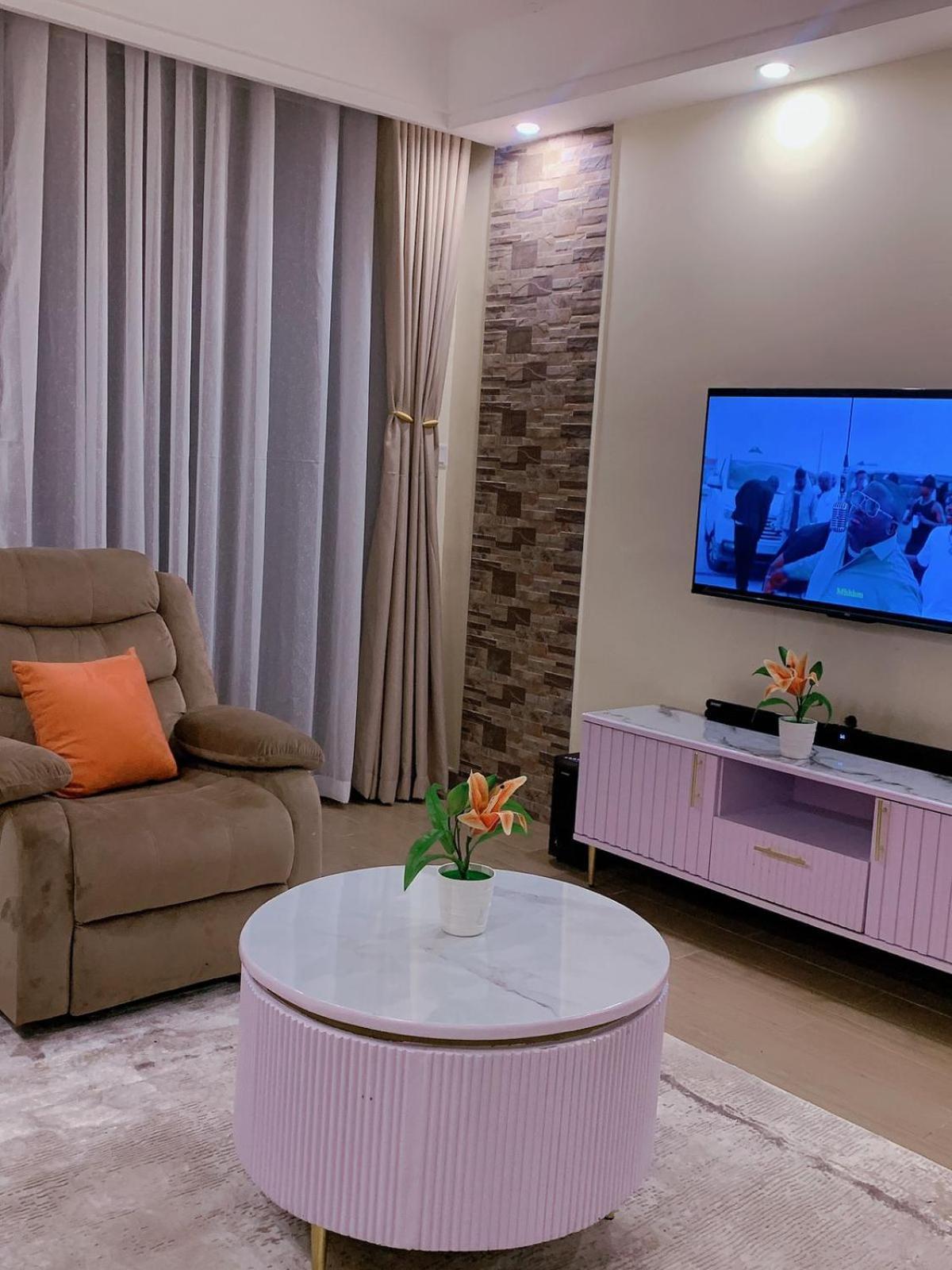 The Executive Cozy Corner With Breathtaking Views ,rooftop Chill Spot Area,heated Swimming Pool ,gym And Modern Lifestyle Amenities Apartment *
