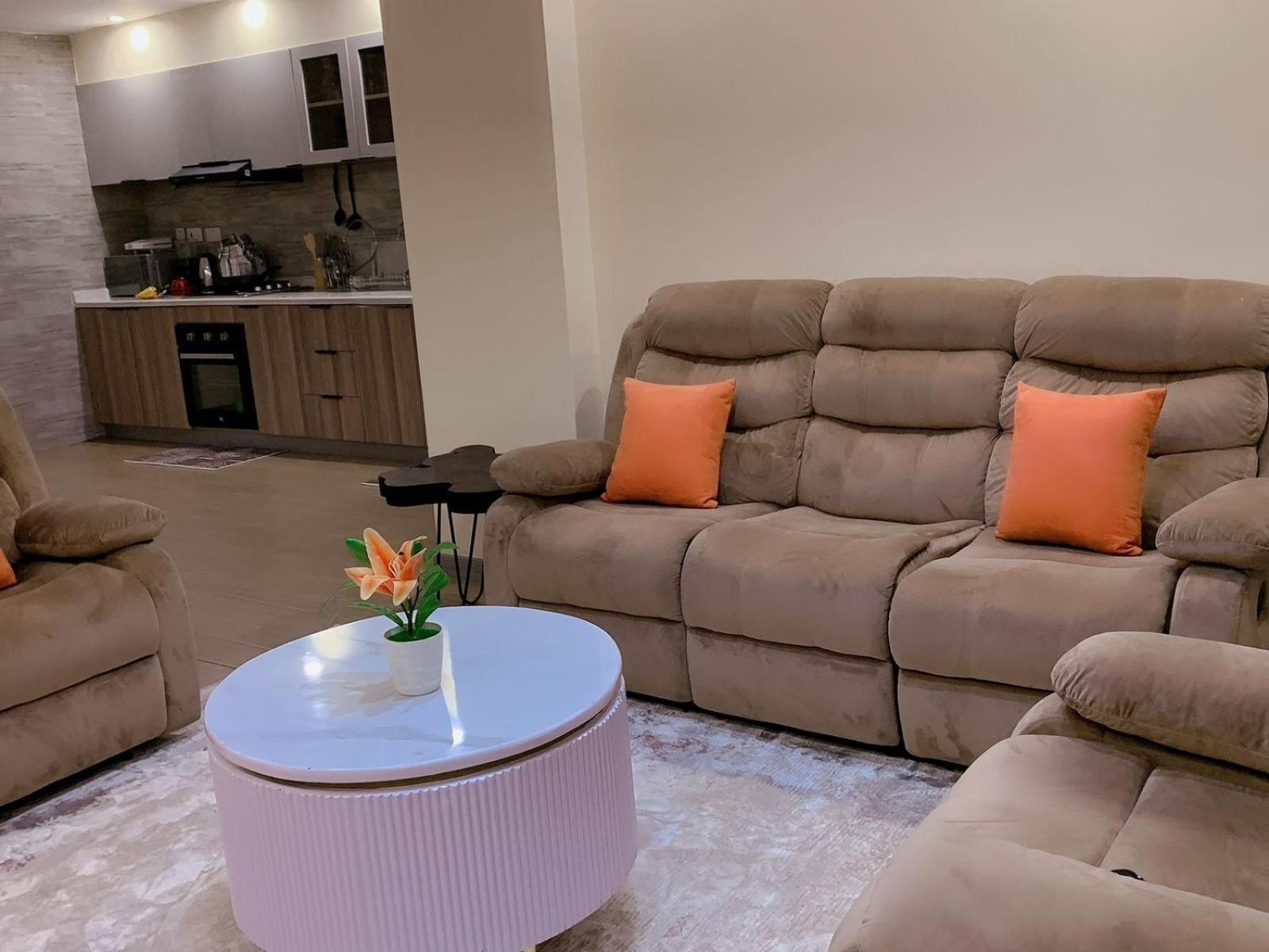The Executive Cozy Corner With Breathtaking Views ,rooftop Chill Spot Area,heated Swimming Pool ,gym And Modern Lifestyle Amenities Nairobi