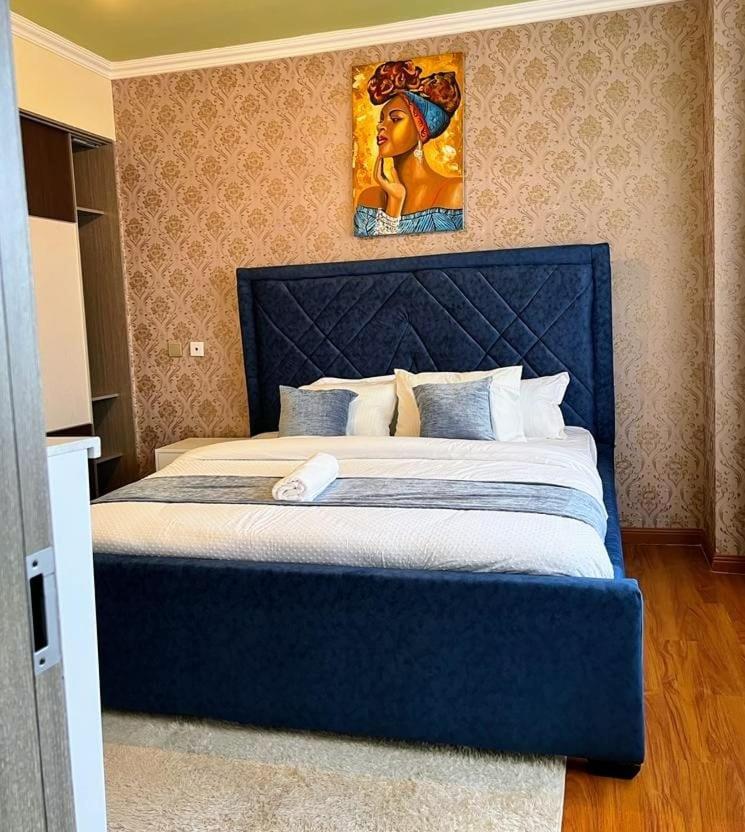 Executive Dreamy Dwelling Three Bedroom With Swimming Pool,fully Equipped Gym,large Well Maintained Garden And, Designated Child Play Ground And Private Ample Parking Space Apartment *