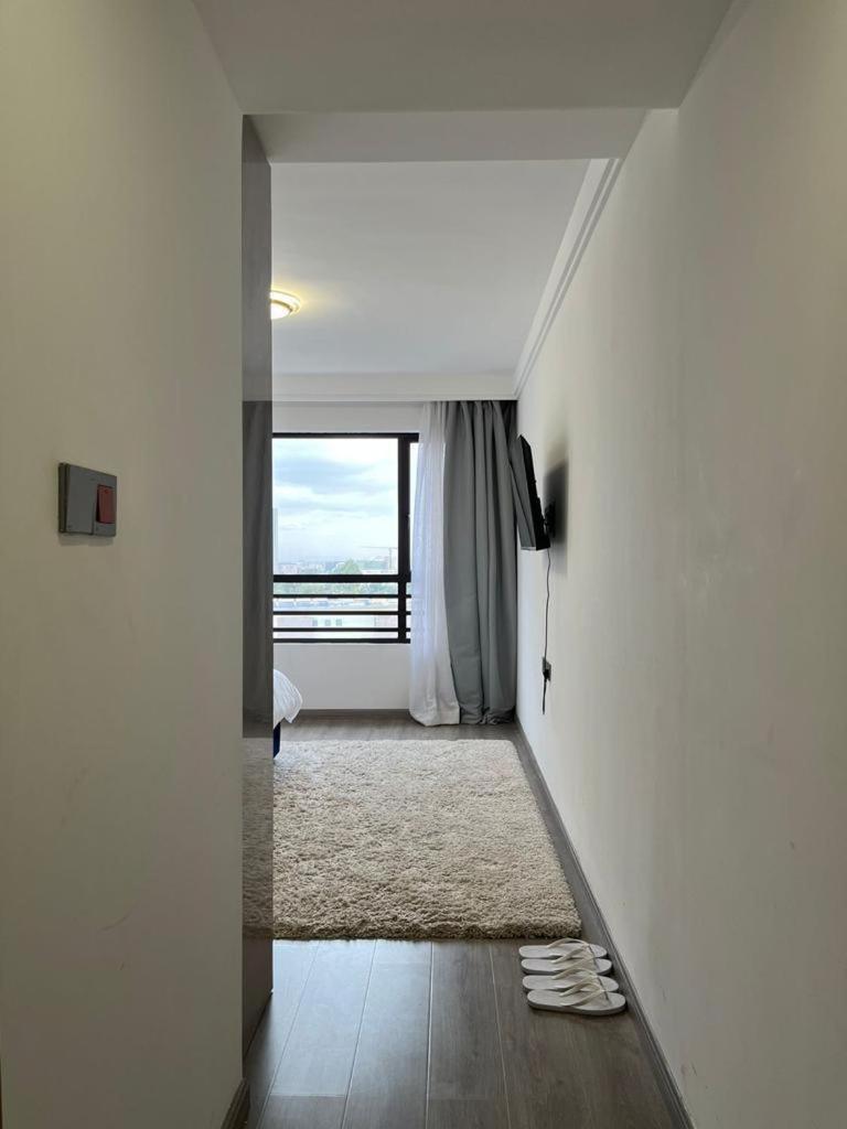 Apartment Classy Charming With Heated Swimming Pool Modern Equipped Gym Free Parking Space Child Play Area And Proximity To Major Shopping Malls Nairobi