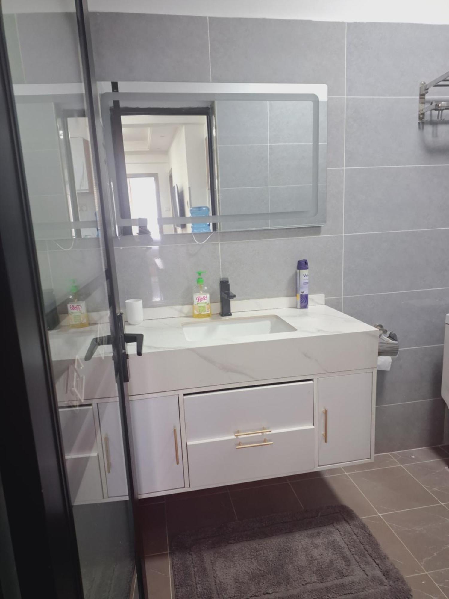 Apartment Kilimani Luxurious 1 Bedroom *