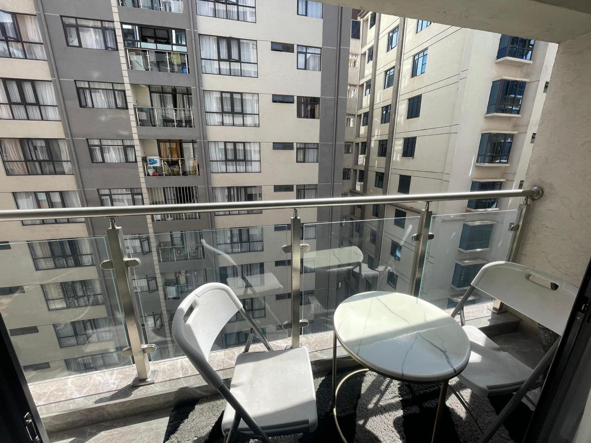 2 Bedroom Heartland Gardens Apartment *