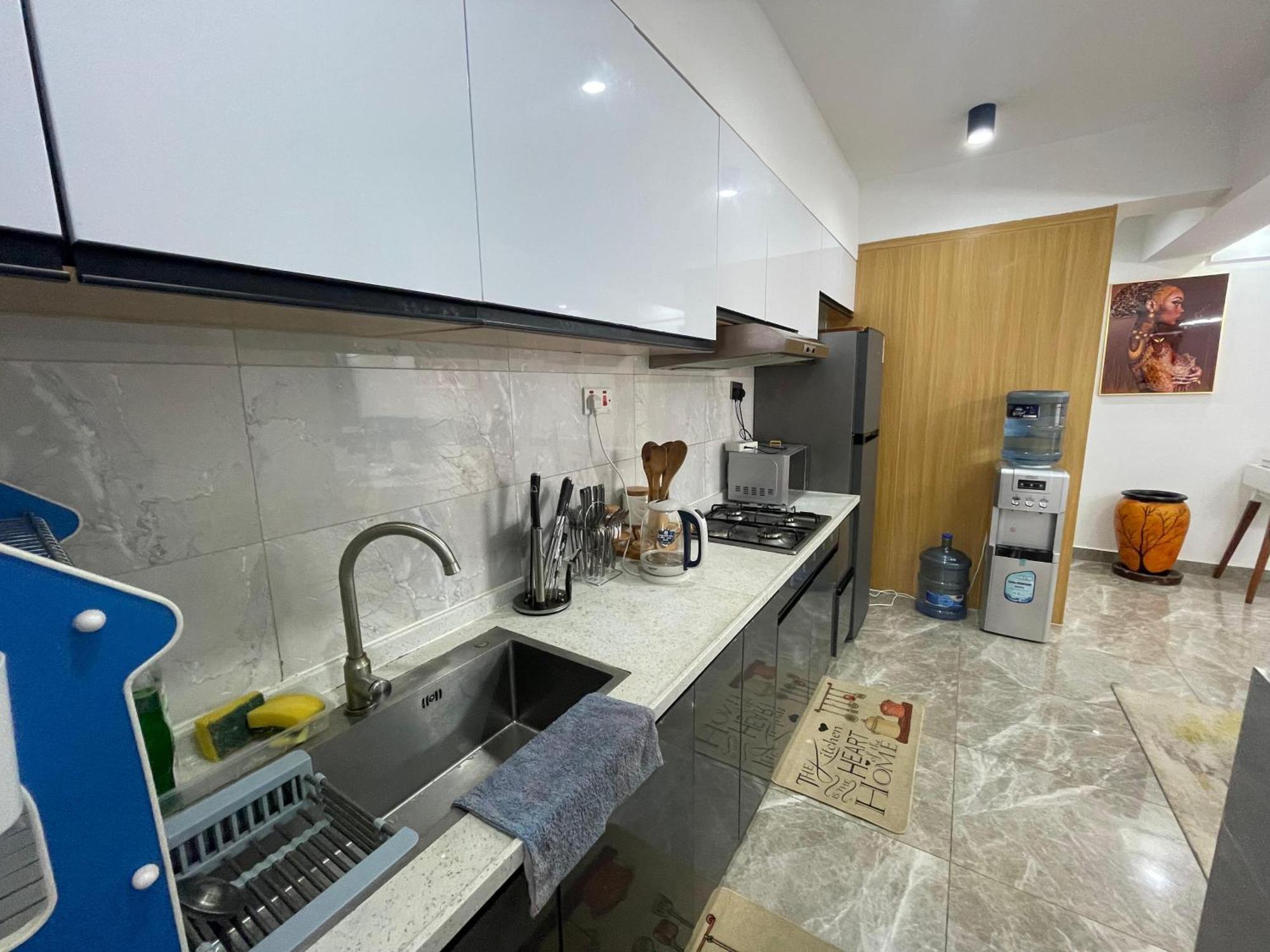 2 Bedroom Heartland Gardens Apartment *