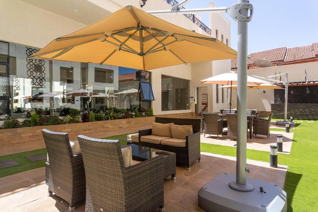 Spacious 2br Apartment, Moonvalley Dubi Style Apartamento