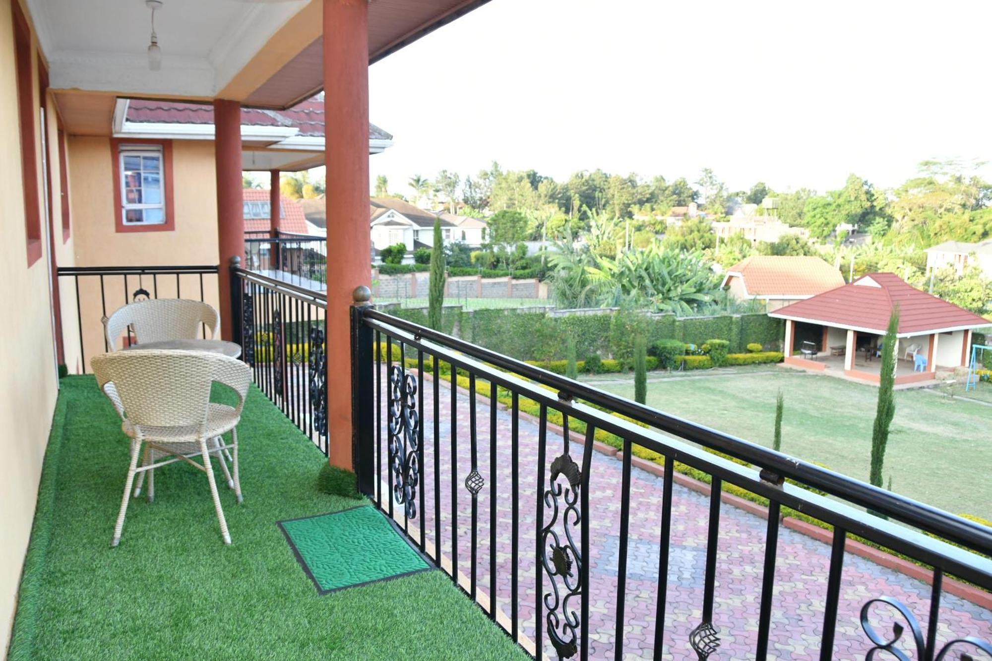 Melrose & Garden Apartment *
