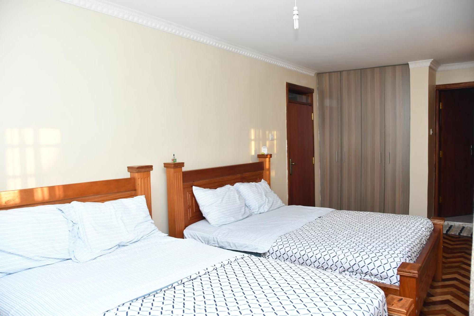 Melrose & Garden Apartment *