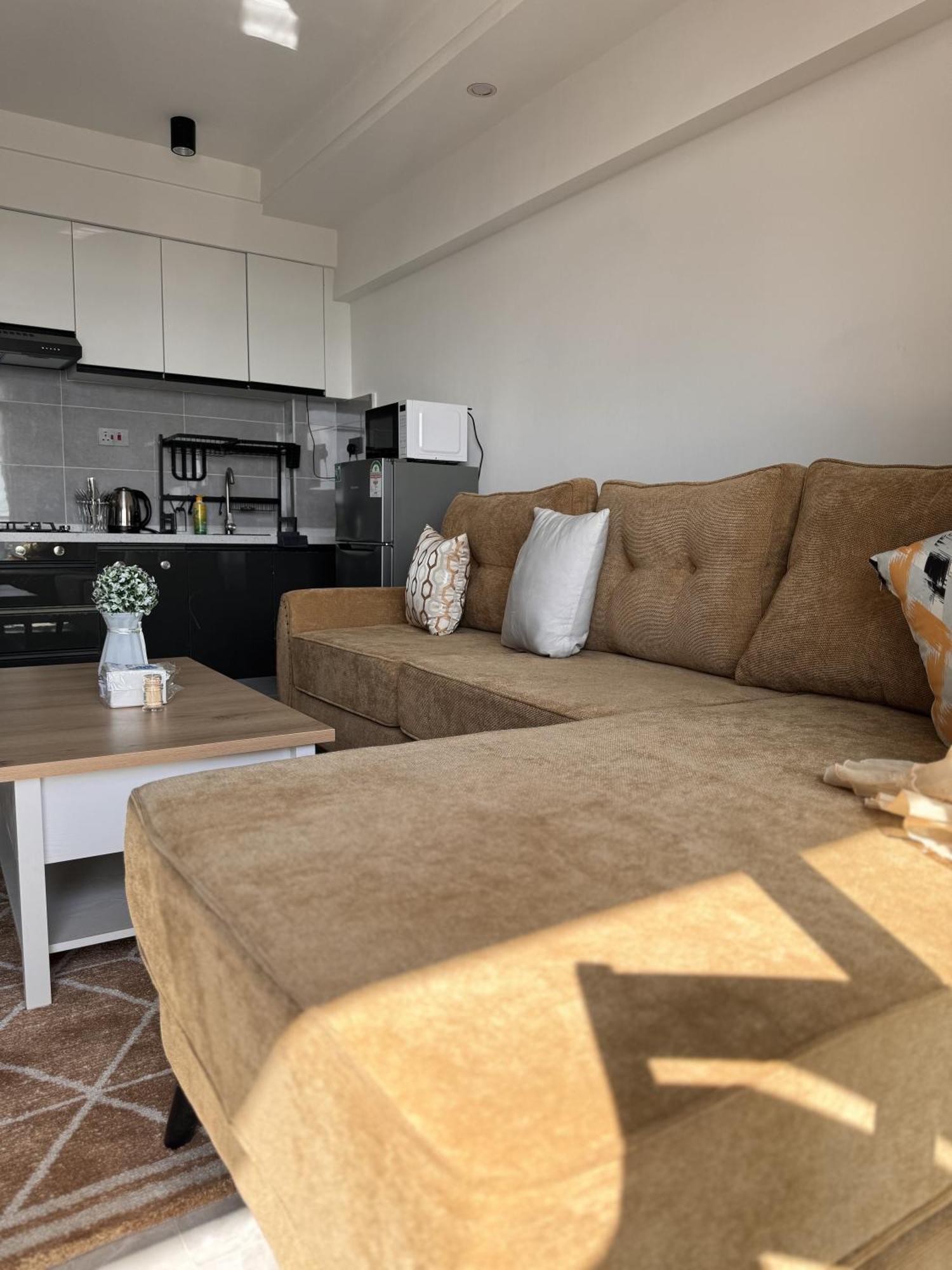 Safarimax Homes 1 Bedroom Urban Oasis Retreat On 14th Floor *