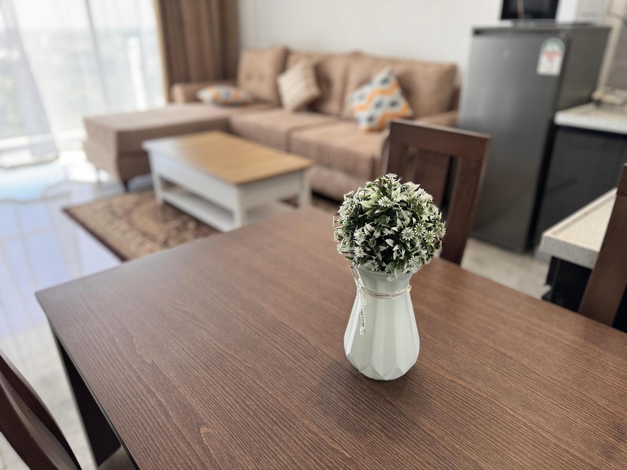 Safarimax Homes 1 Bedroom Urban Oasis Retreat On 14th Floor Apartment