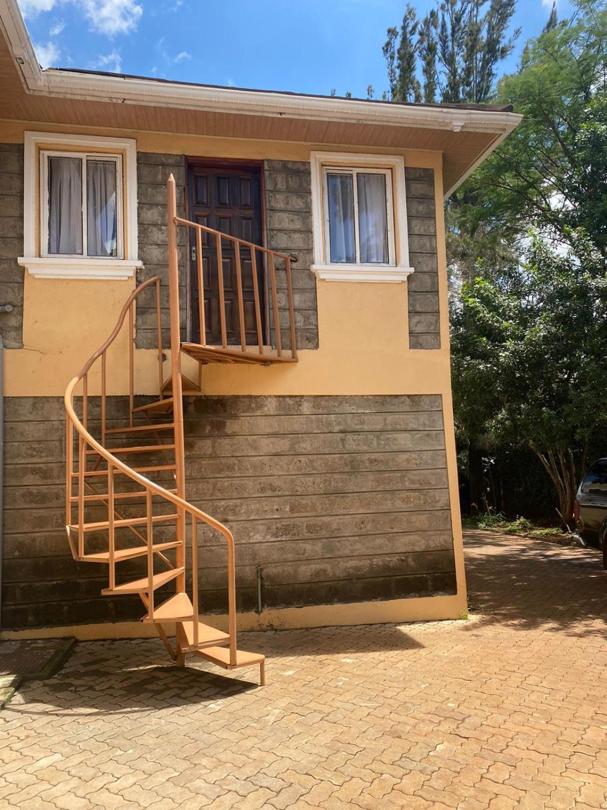 Guest house Spacious Away From Home- Runda Nairobi