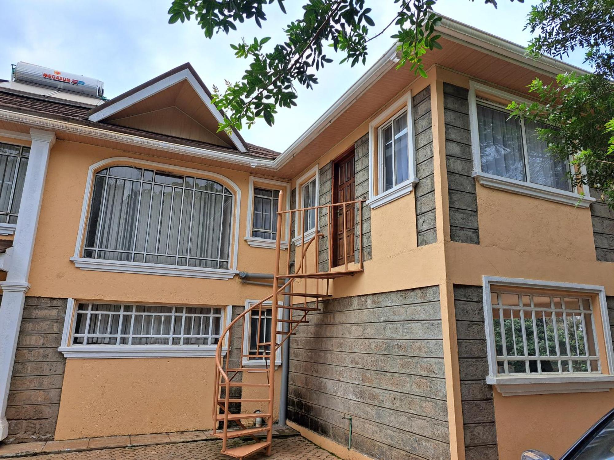 Guest house Spacious Away From Home- Runda Nairobi