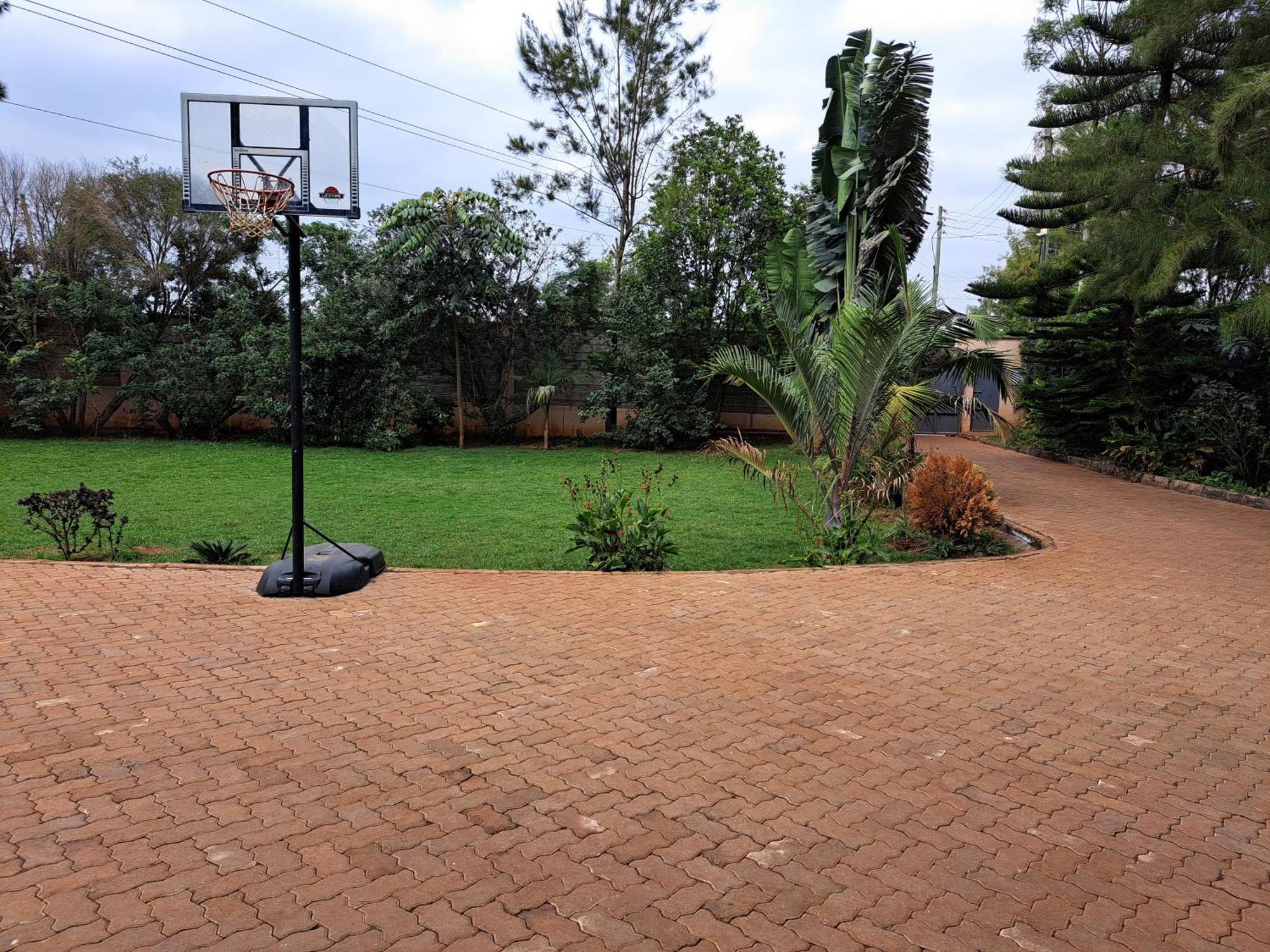 Spacious Away From Home- Runda * Nairobi