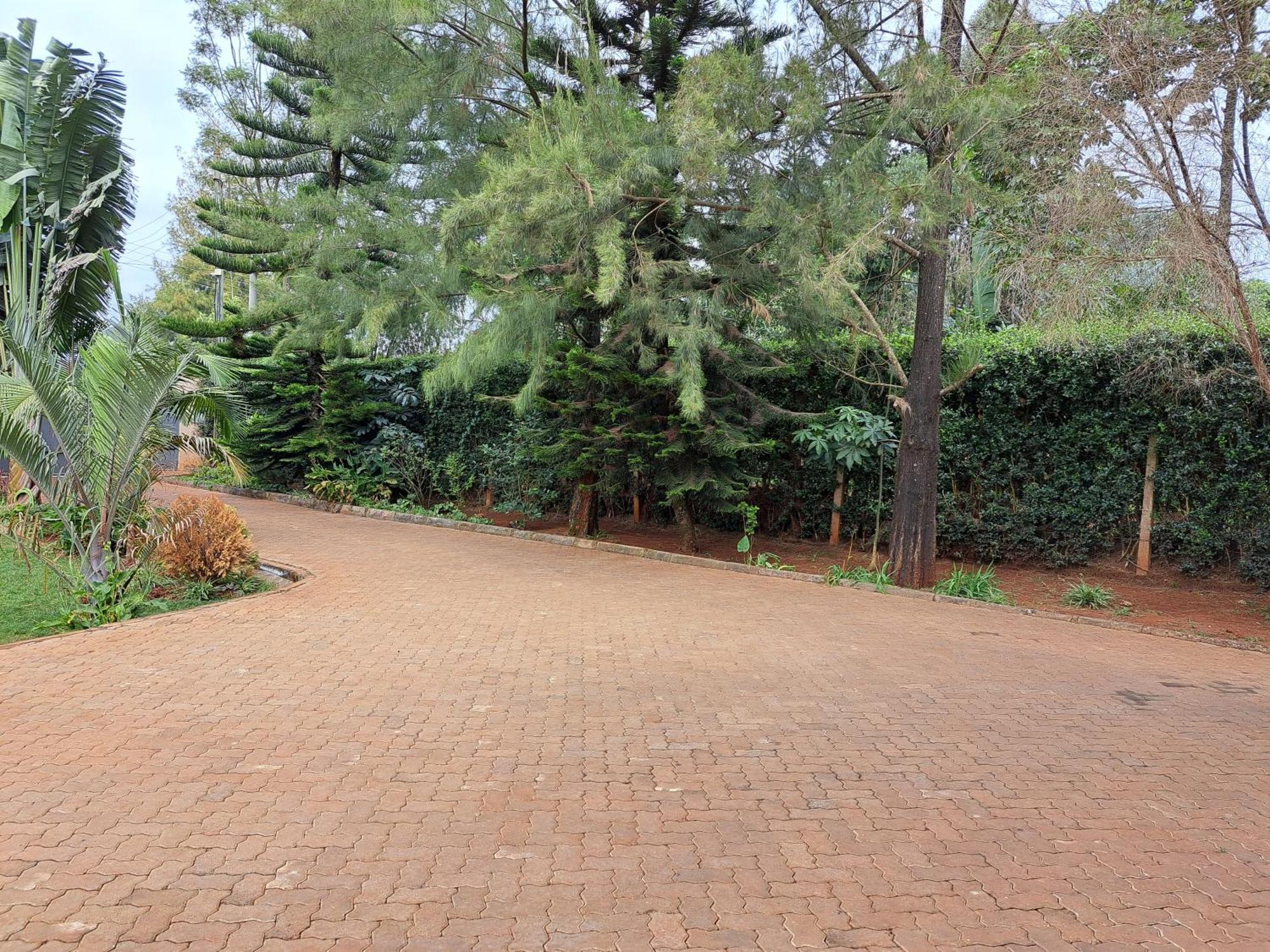Spacious Away From Home- Runda