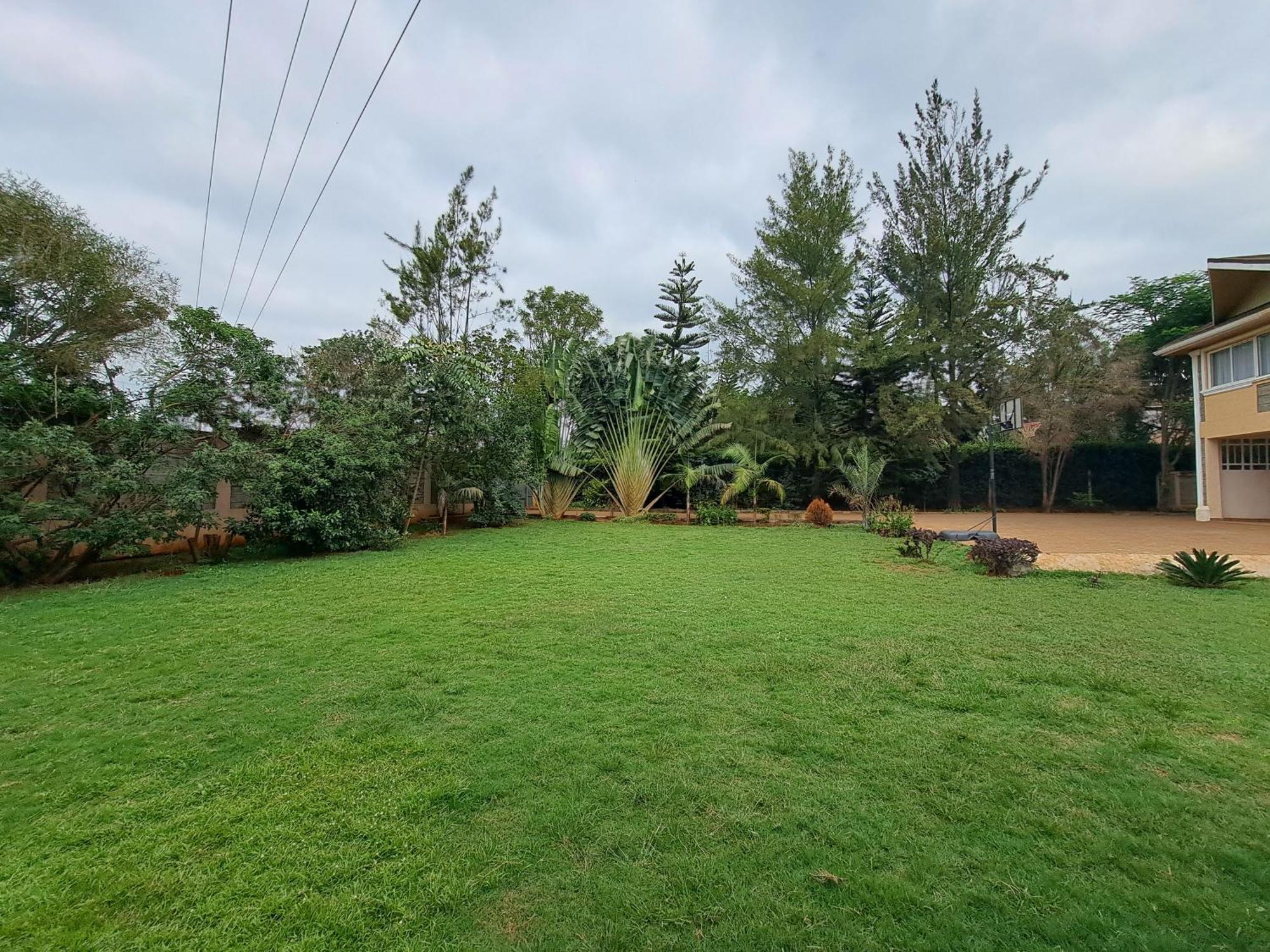 Guest house Spacious Away From Home- Runda Nairobi
