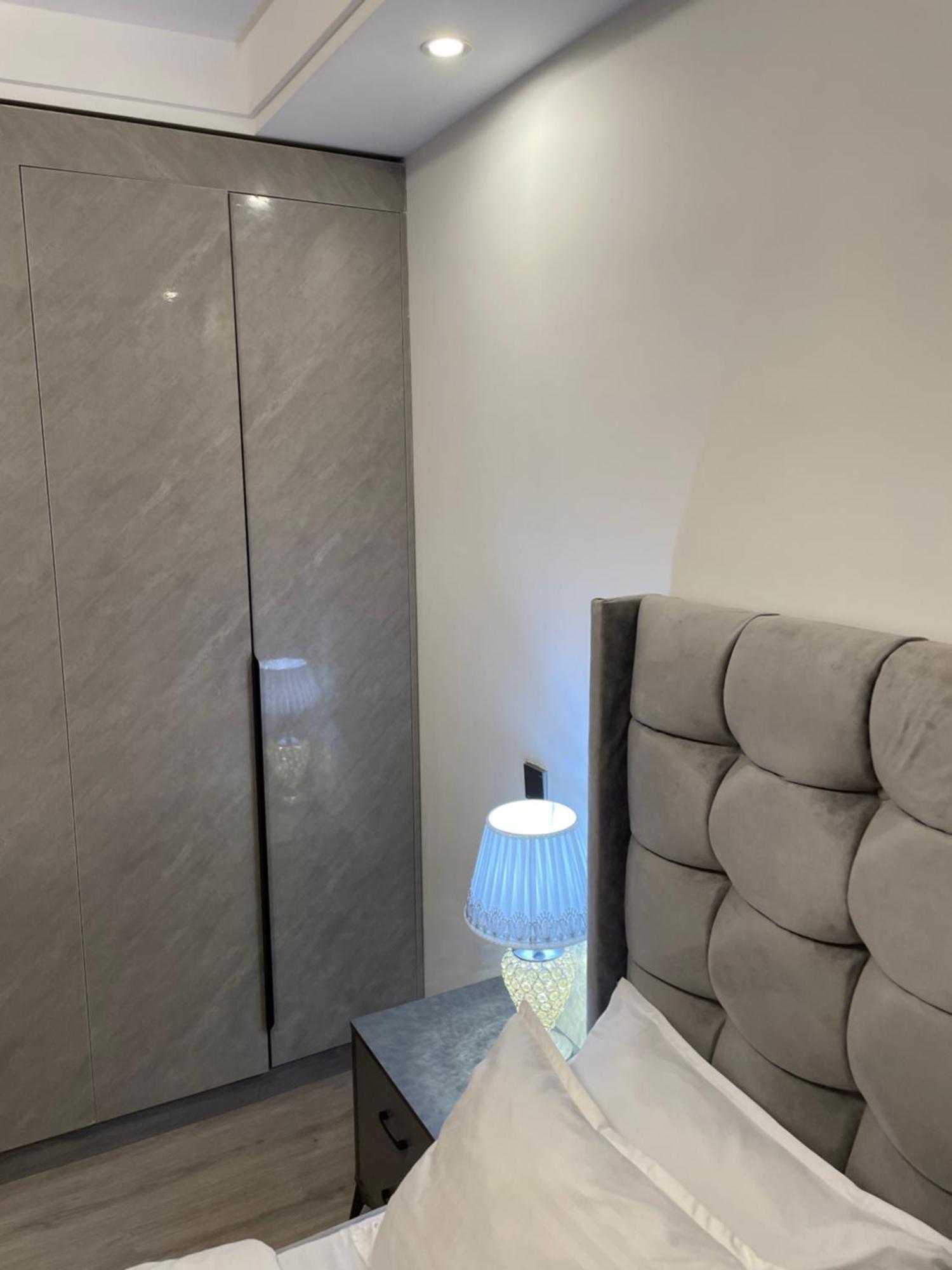 Apartment Amazing One Bedroom *
