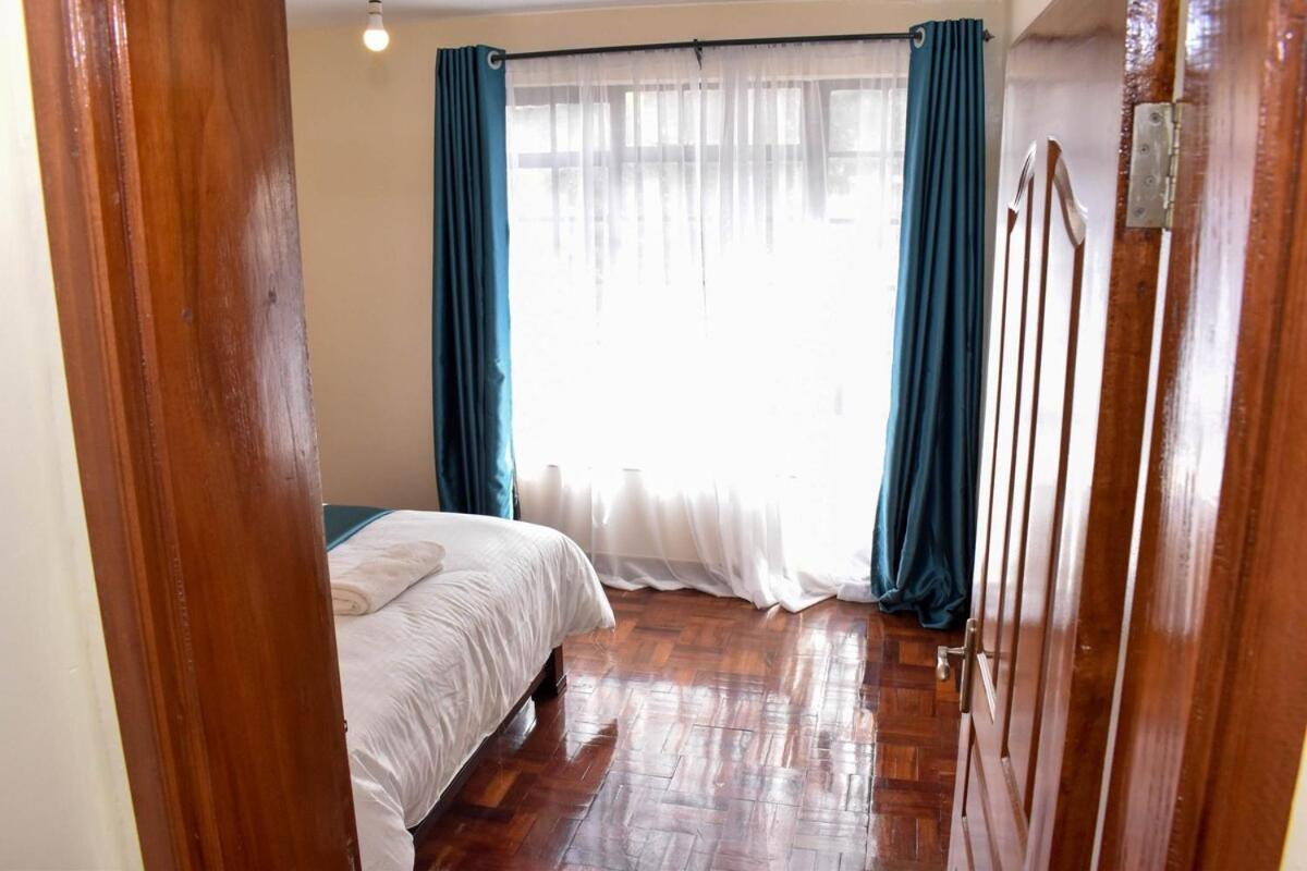 Spacious Riverside Haven Apartment *