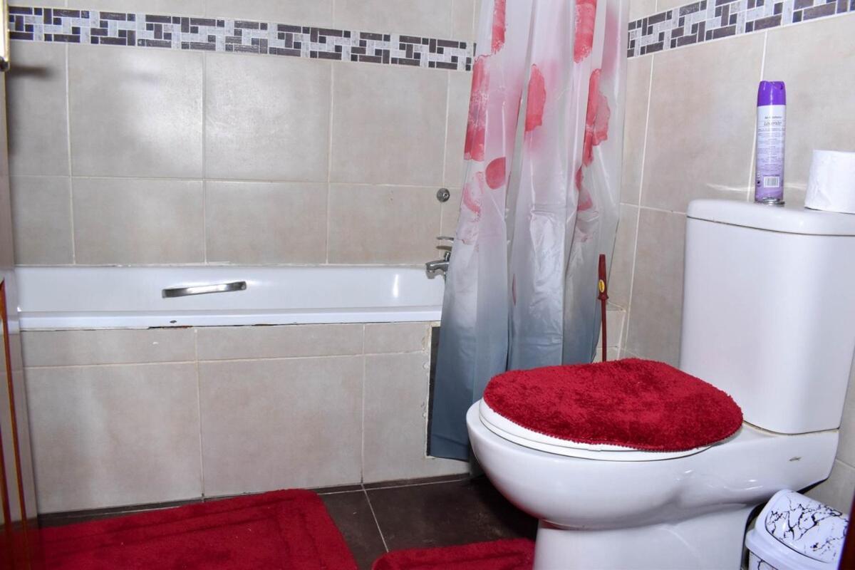 Spacious Riverside Haven * Nairobi