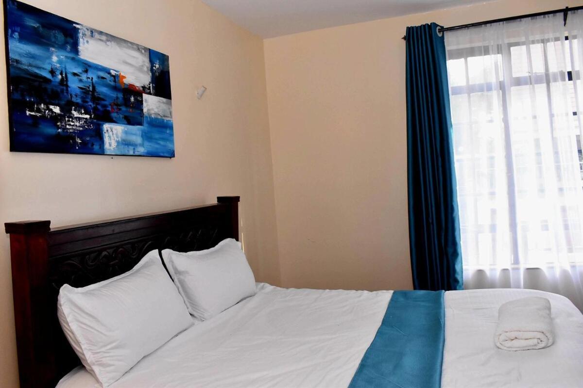 Spacious Riverside Haven *