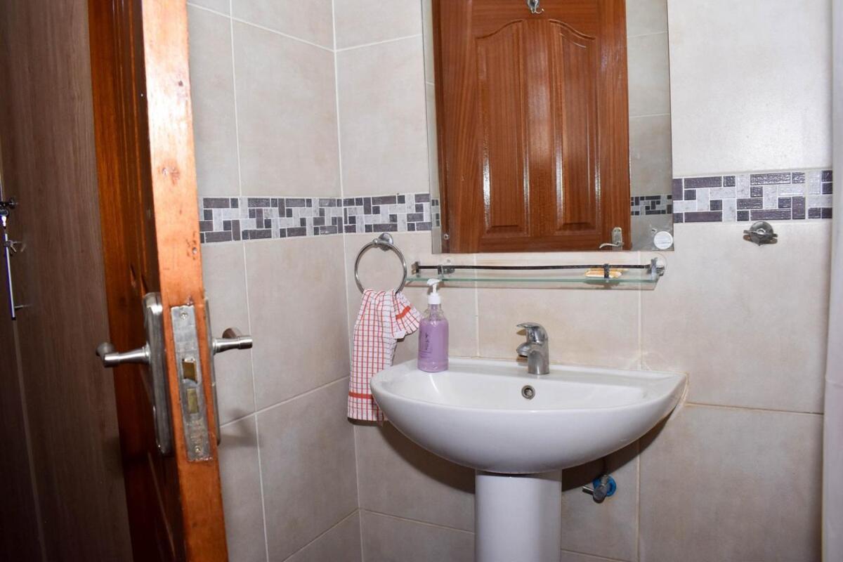 Spacious Riverside Haven * Nairobi