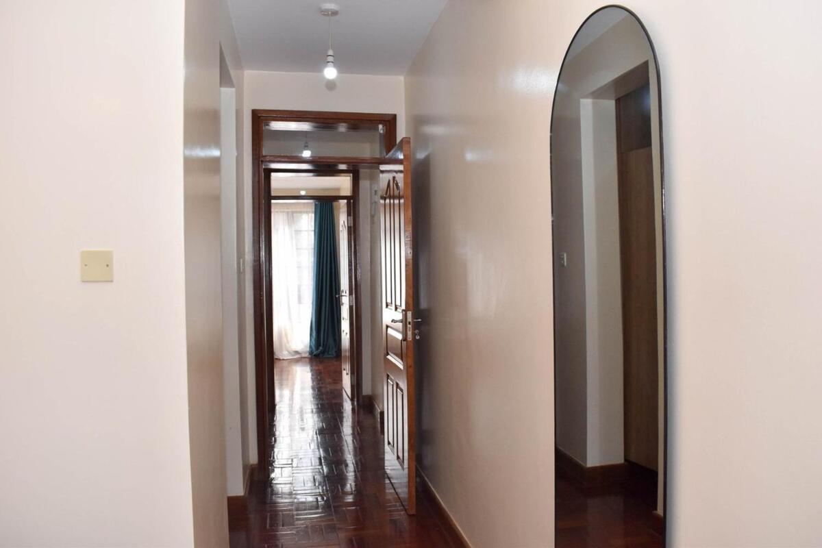 Spacious Riverside Haven Apartment *