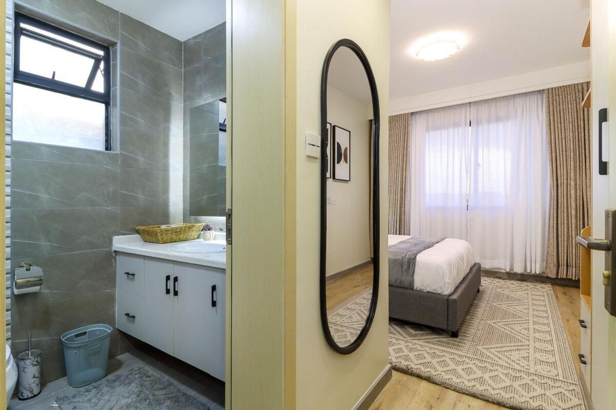 2br With Lovely Views, Balcony, Gym&pool Apartment Nairobi