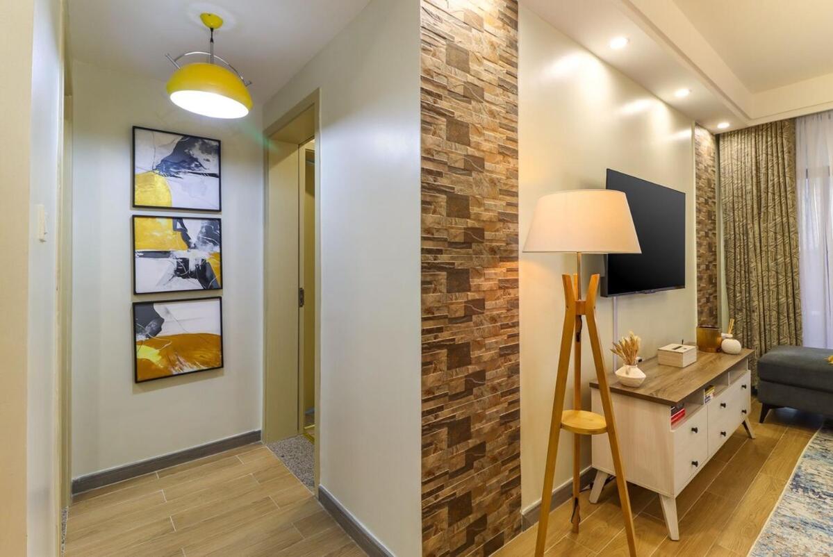 Apartment 2br With Lovely Views, Balcony, Gym&pool Nairobi