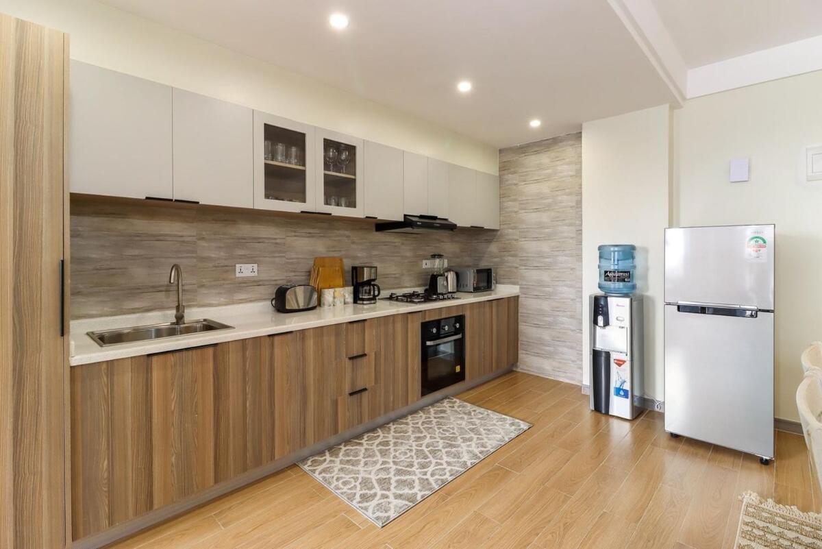 Apartment 2br With Lovely Views, Balcony, Gym&pool *