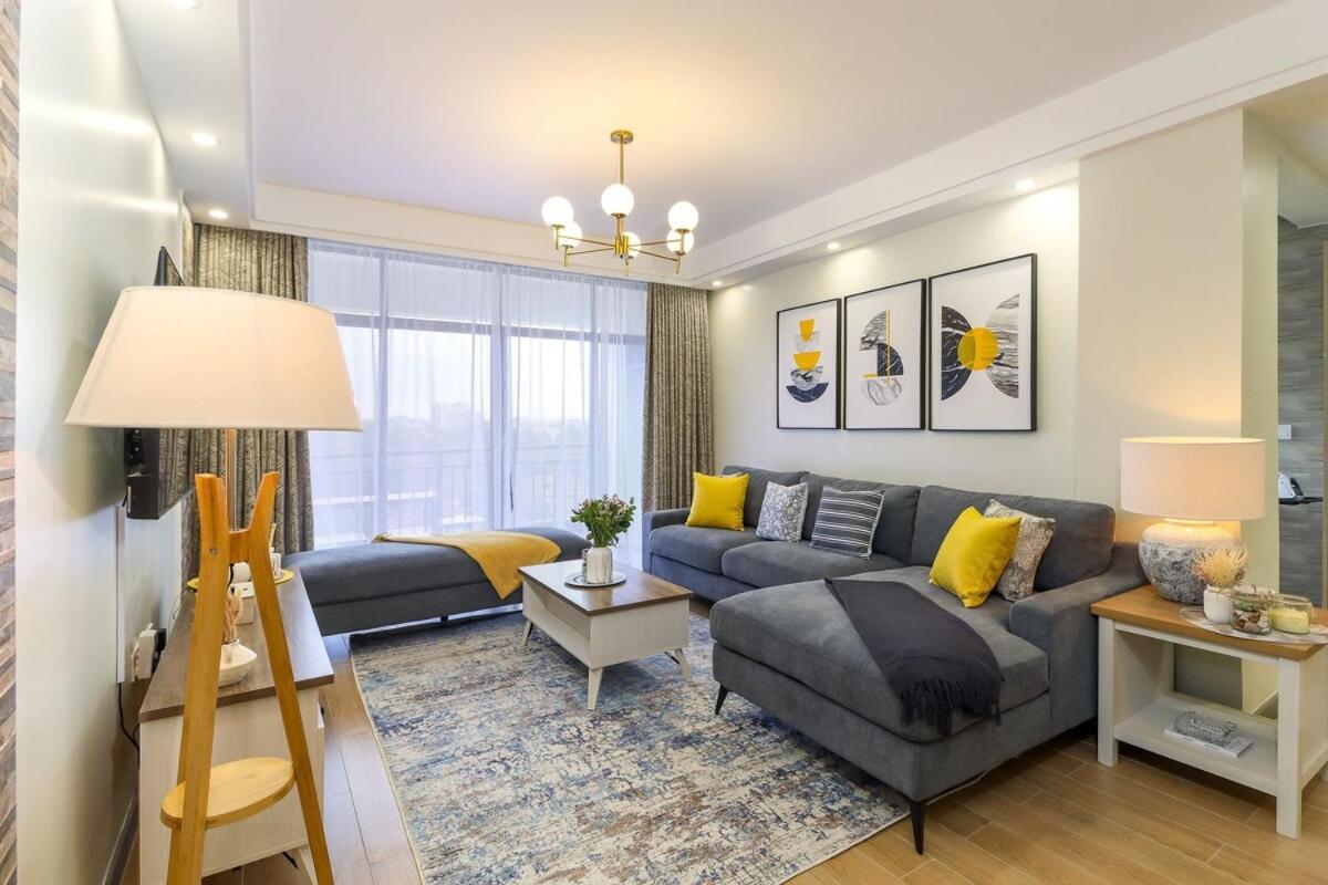 2br With Lovely Views, Balcony, Gym&pool Nairobi