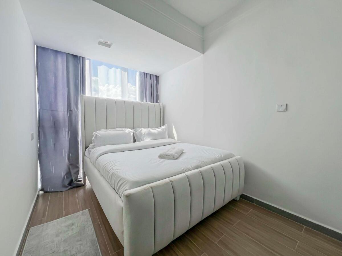 1 Bedroom Luxury Hideout In Riverside With Views *