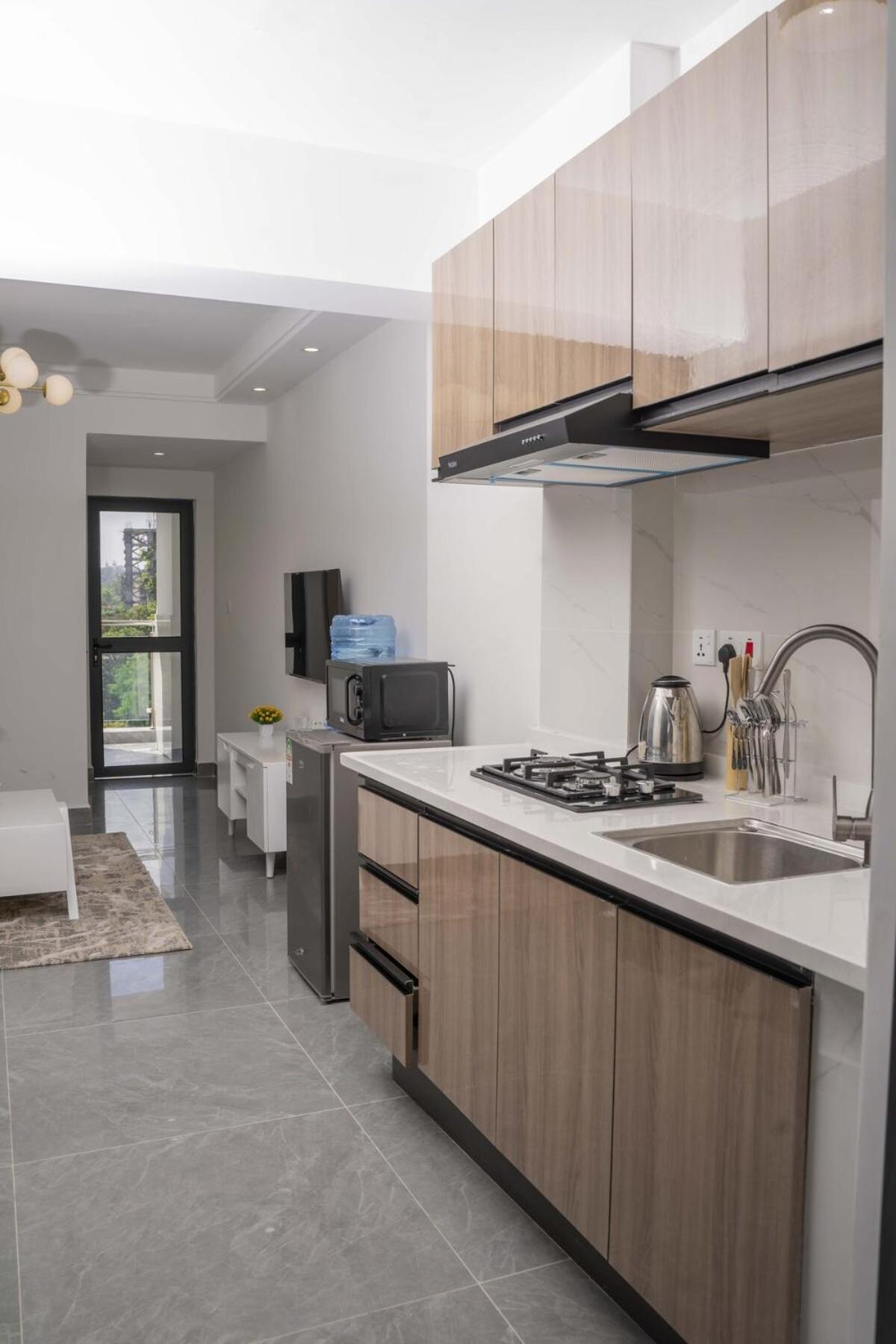 Iconic 1br In Riverside With Views And Gym Apartment
