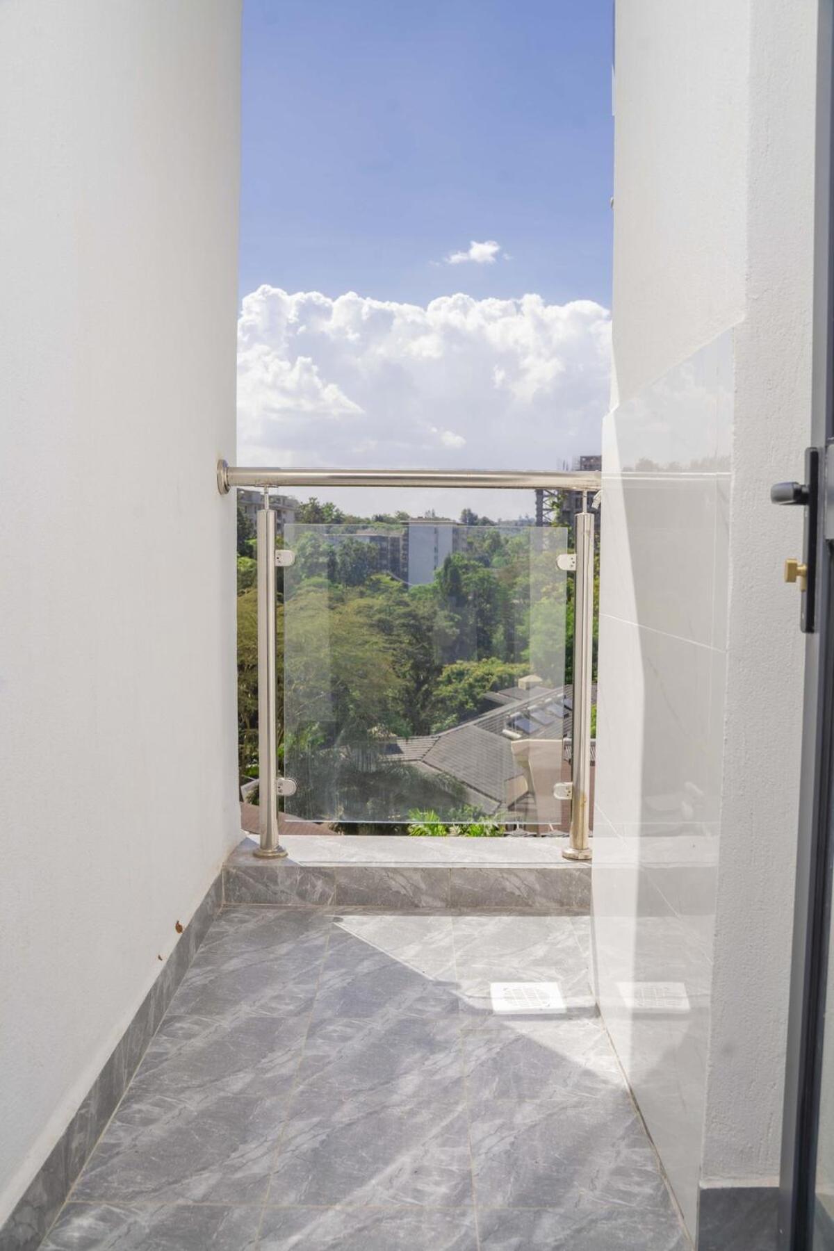 Iconic 1br In Riverside With Views And Gym Nairobi