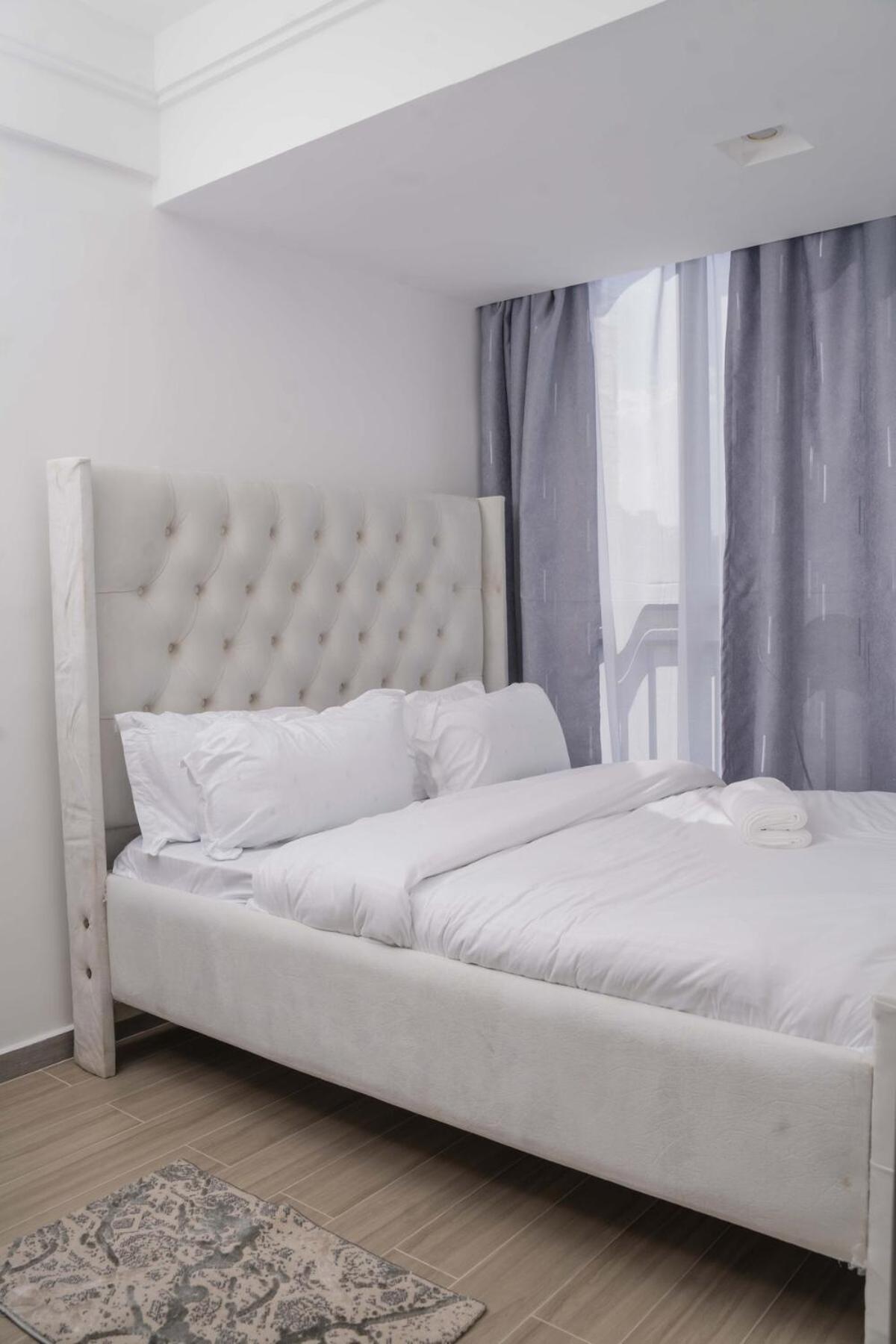Iconic 1br In Riverside With Views And Gym *