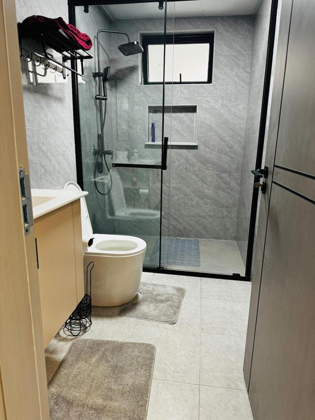 Beautiful 2 Bed In Kileleshwa Apartment *