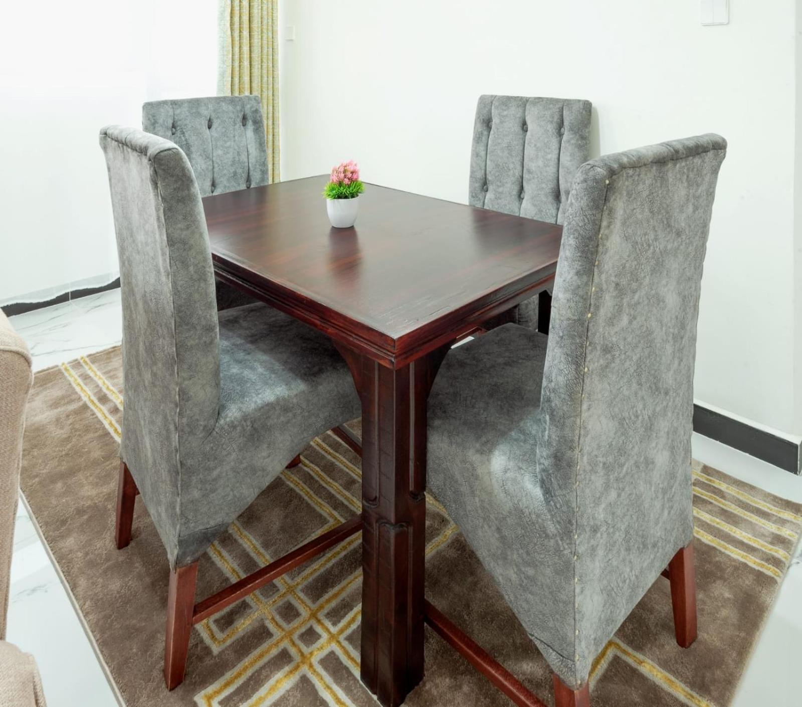 Pristine-2 Bedroom With Free Parking Nairobi