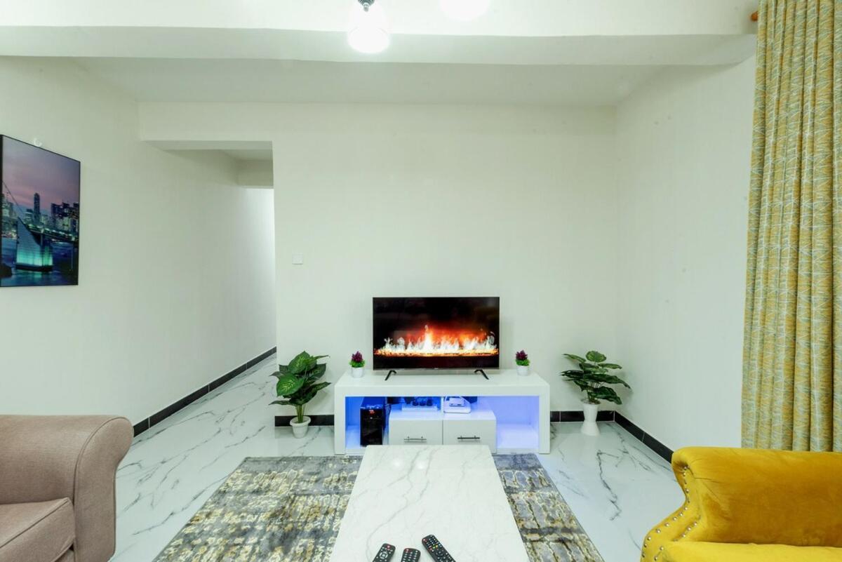 Pristine-2 Bedroom With Free Parking *