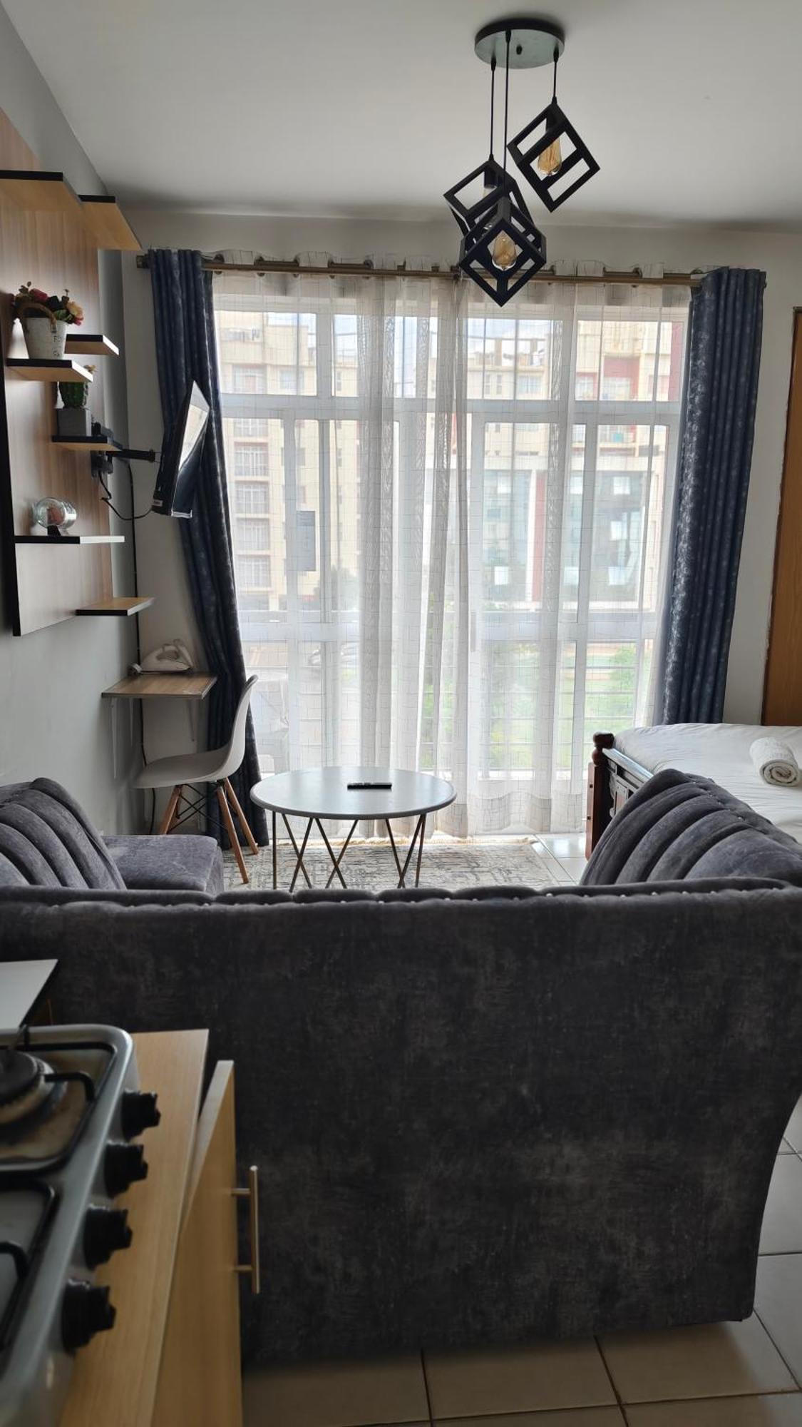 Grey With Free Parking And Wifi