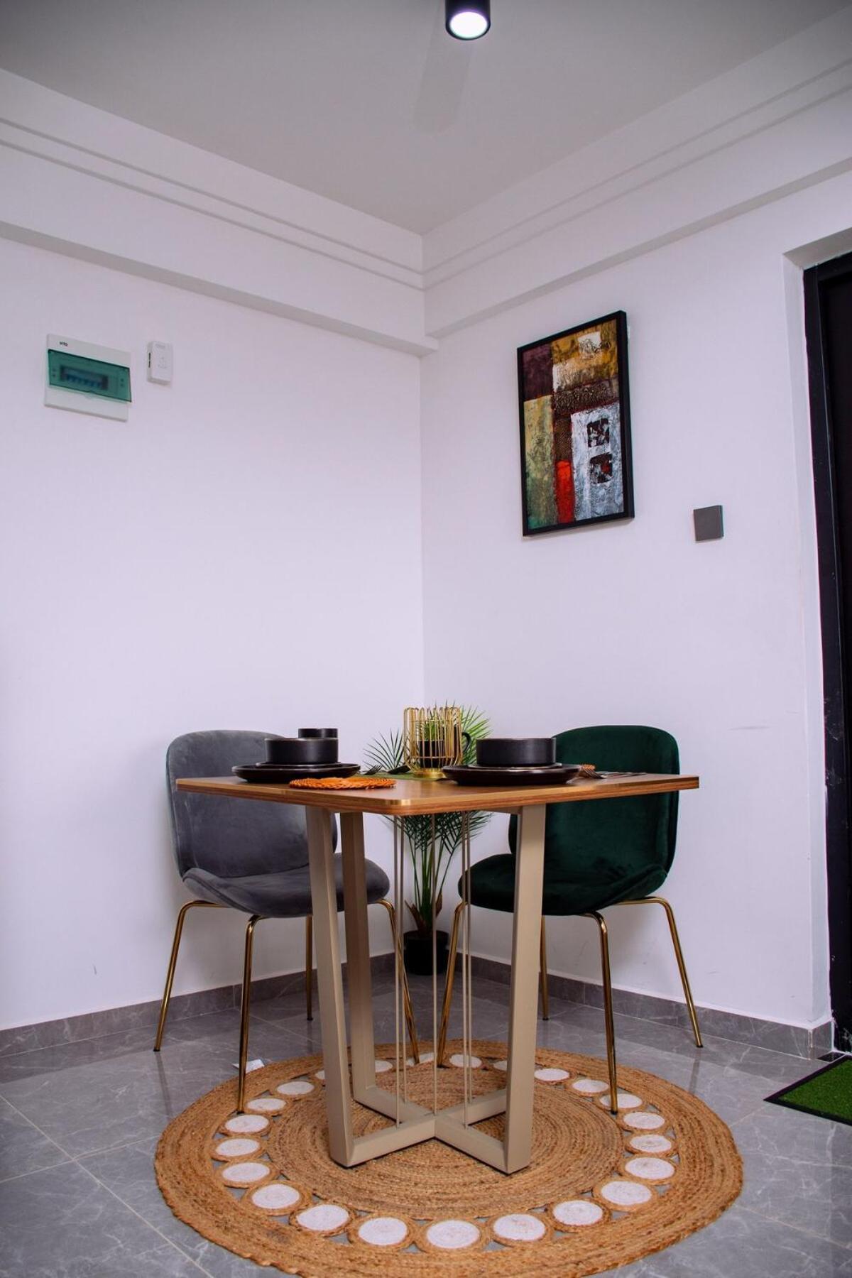 Apartment Stunning 1 Bedroom *