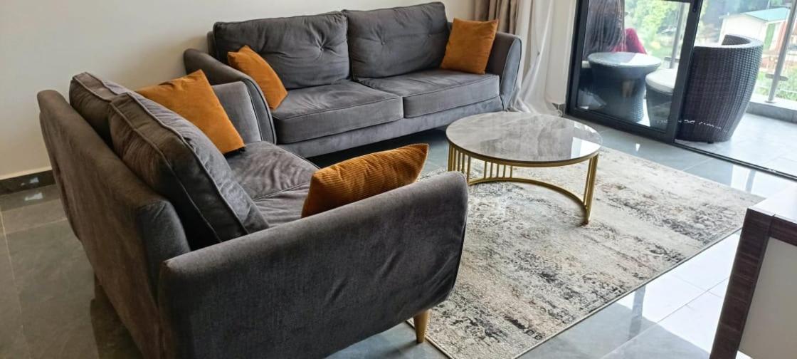 Winchester Gardens Apartment *