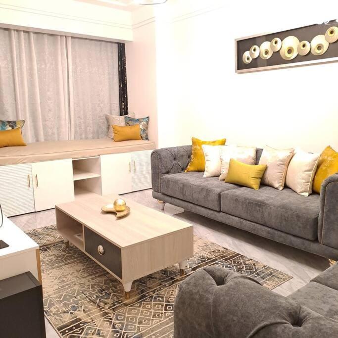 Cozy And Stylish 2 Bedroom *