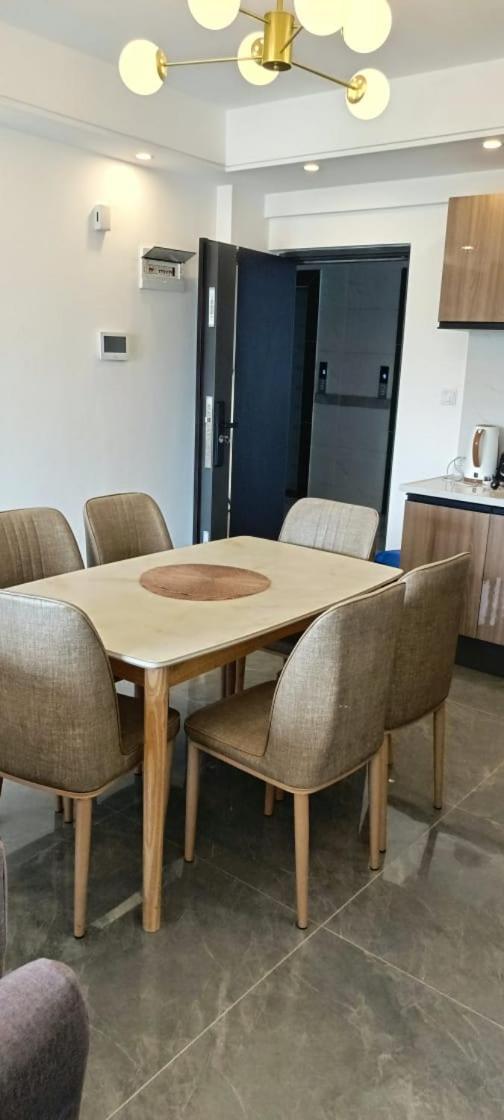 Winchester Gardens Apartment *