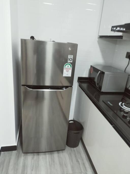 Cozy And Stylish 2 Bedroom Apartment *