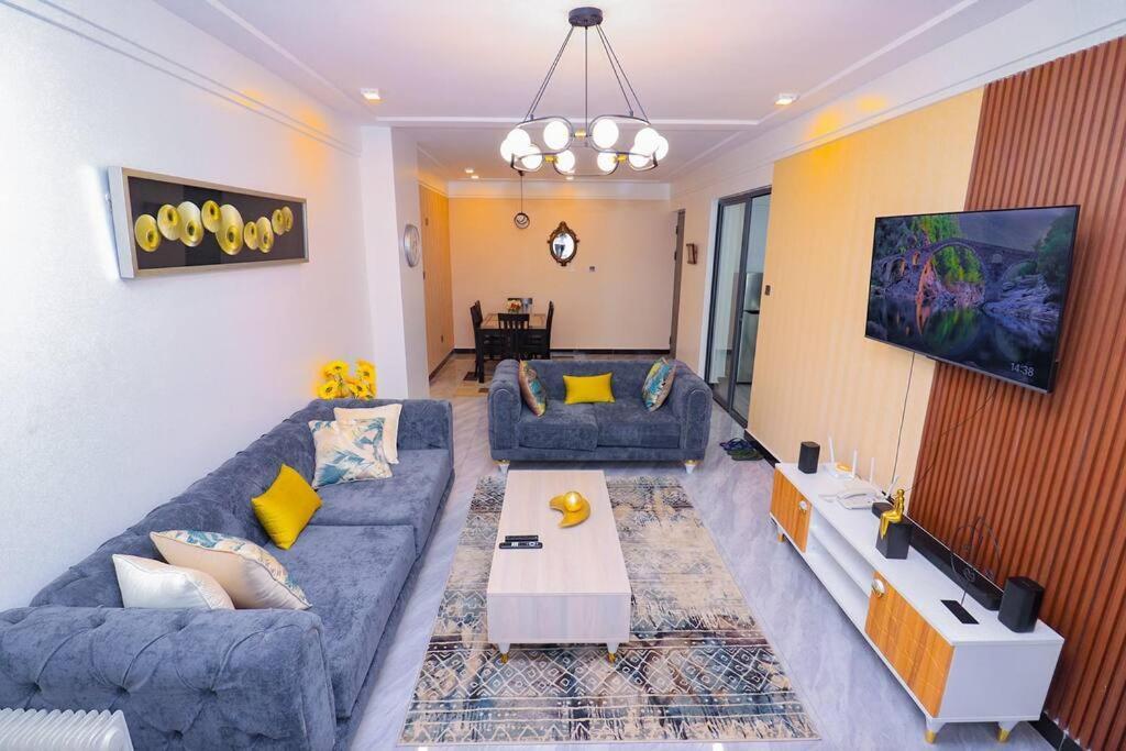 Apartment Cozy And Stylish 2 Bedroom *